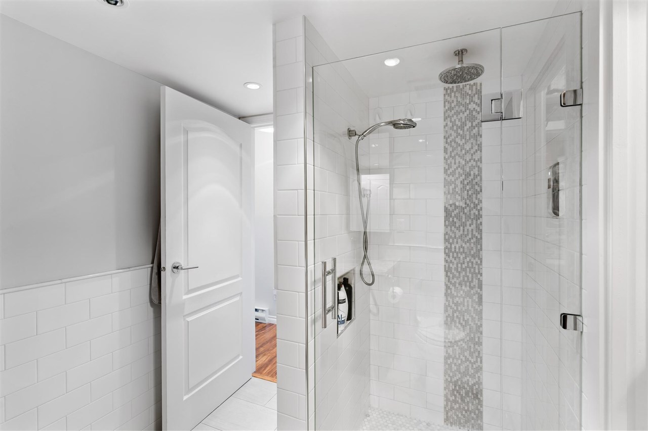 1202 1250 QUAYSIDE DRIVE 14