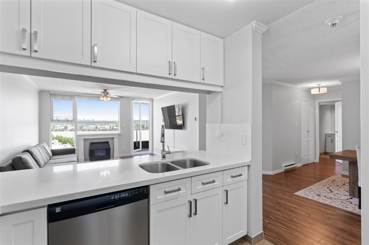 1202 1250 QUAYSIDE DRIVE 6