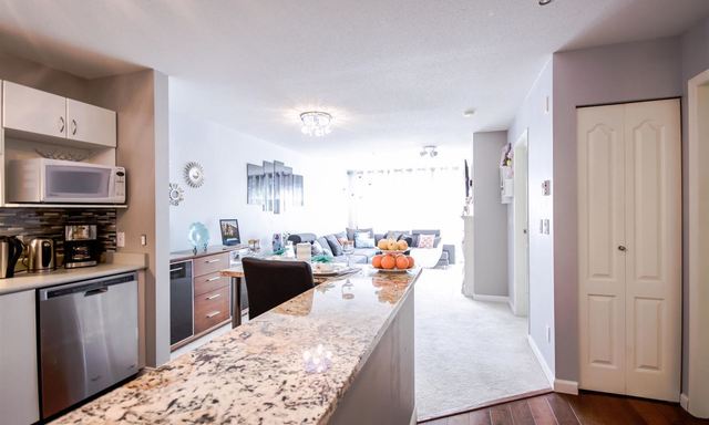 304-9668 148 Street, Surrey, BC 9