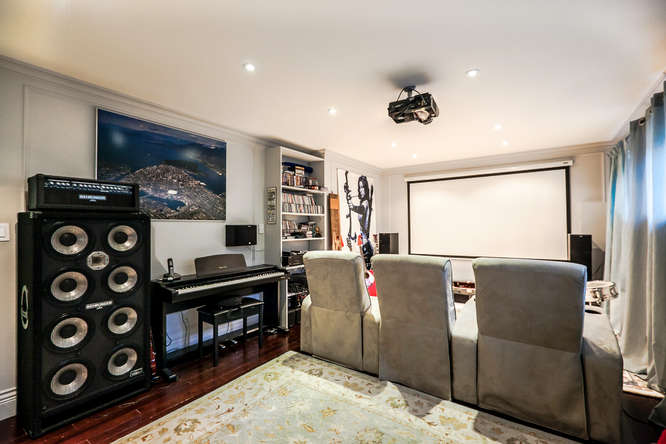990 Kinsac Street, Coquitlam 8