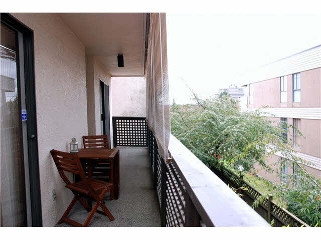 204-110 Seventh Avenue, New Westminster 11