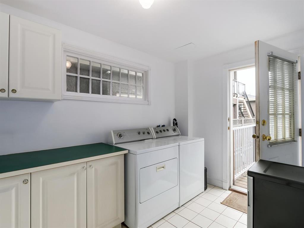 7730 Canada Way, Burnaby 12