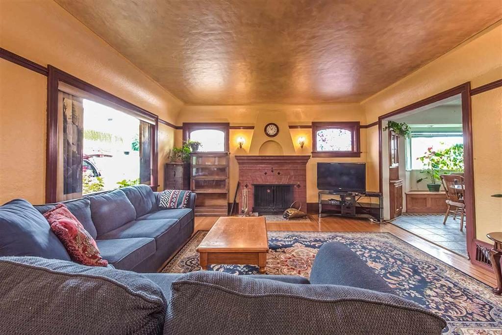 7960 12th Avenue, Burnaby, BC