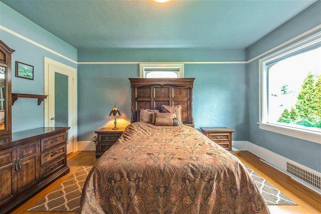 7960 12th Avenue, Burnaby 9