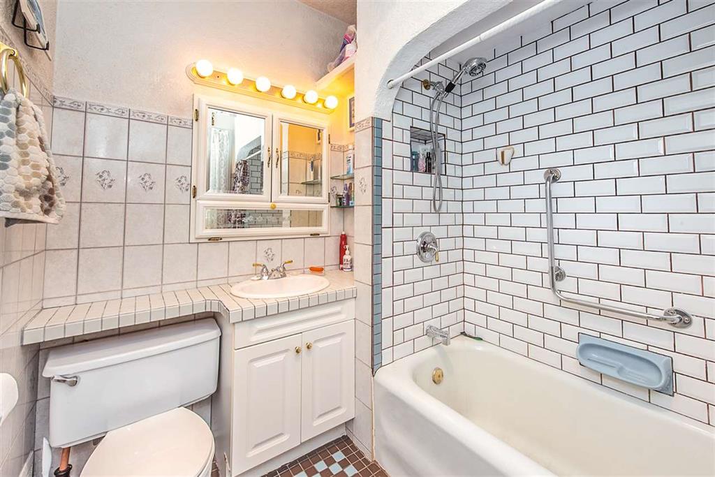 7960 12th Avenue, Burnaby 10