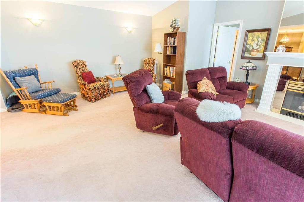 305-5776 200 Street ,Langley 9