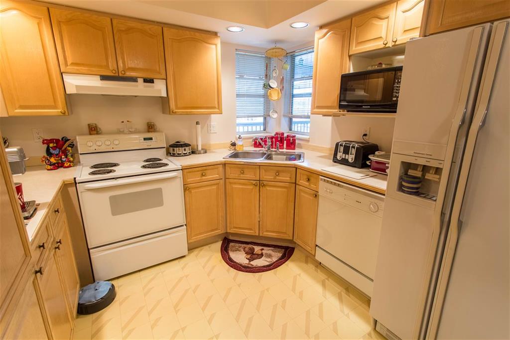 305-5776 200 Street ,Langley 13