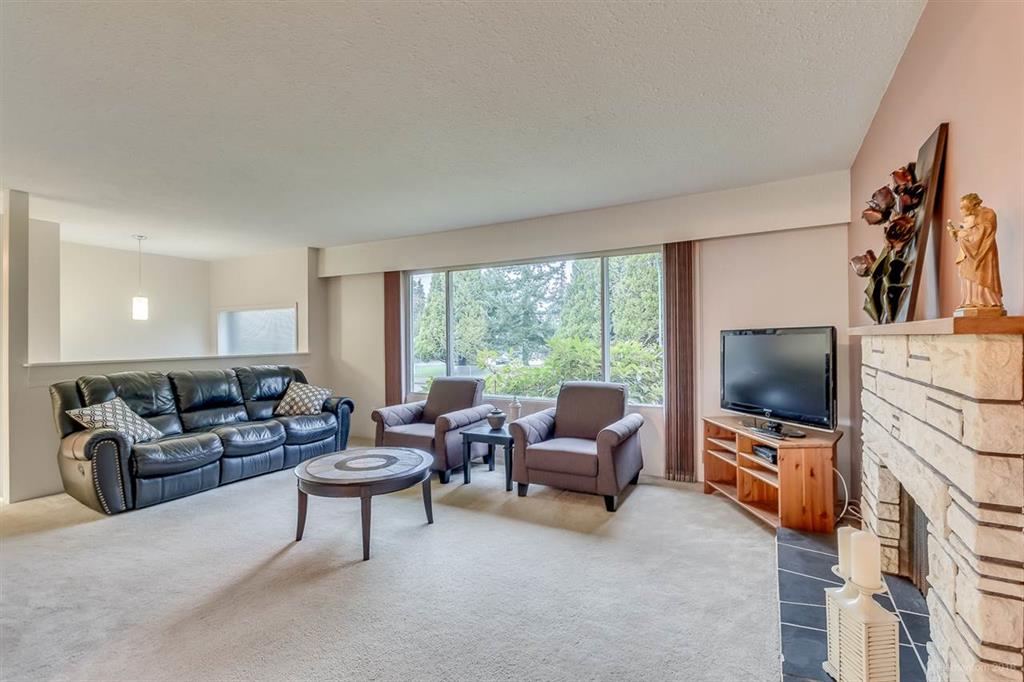 1406 Como Lake Avenue, Coquitlam BC 3
