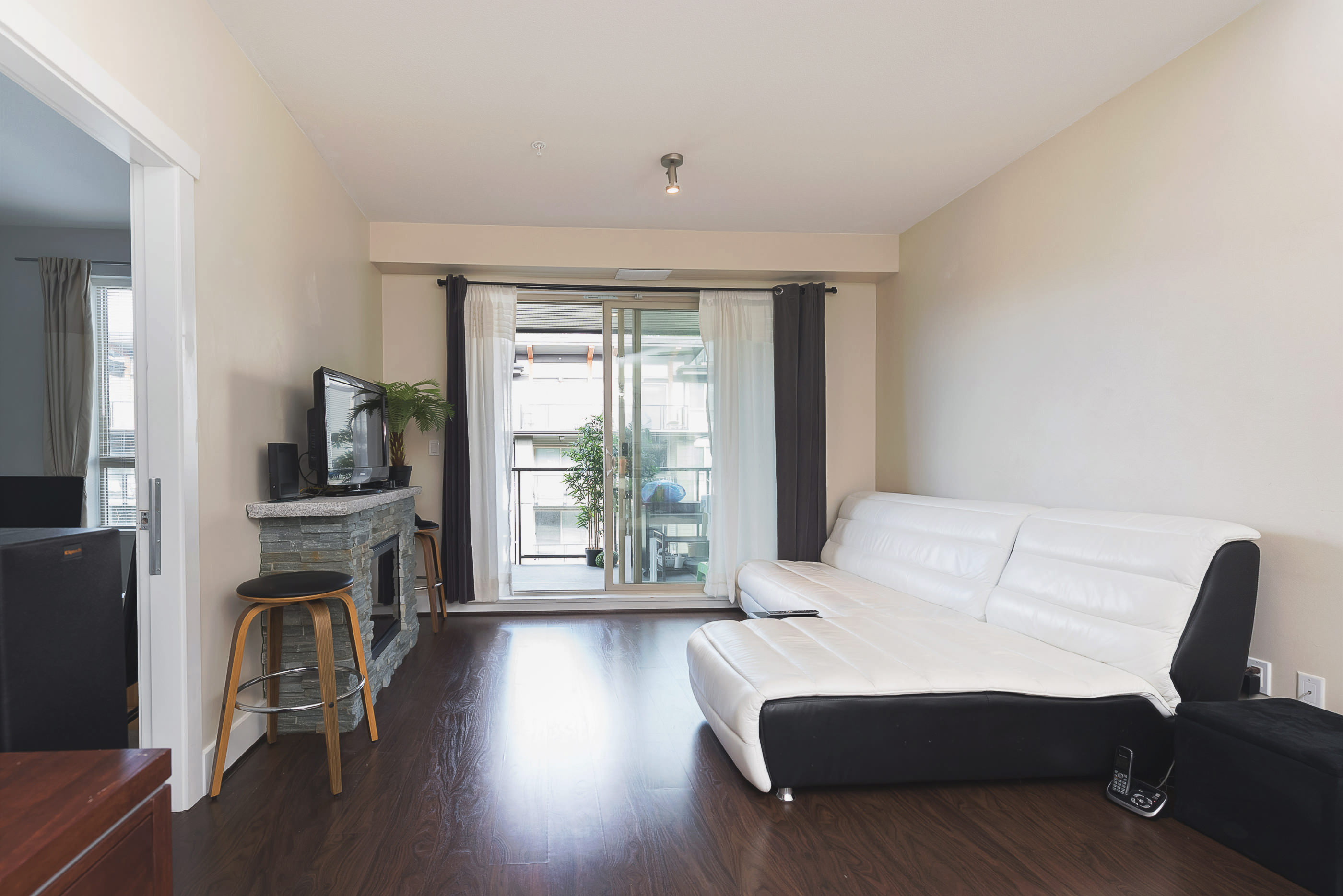 305-7428 Byrnepark Walk, Burnaby BC 3