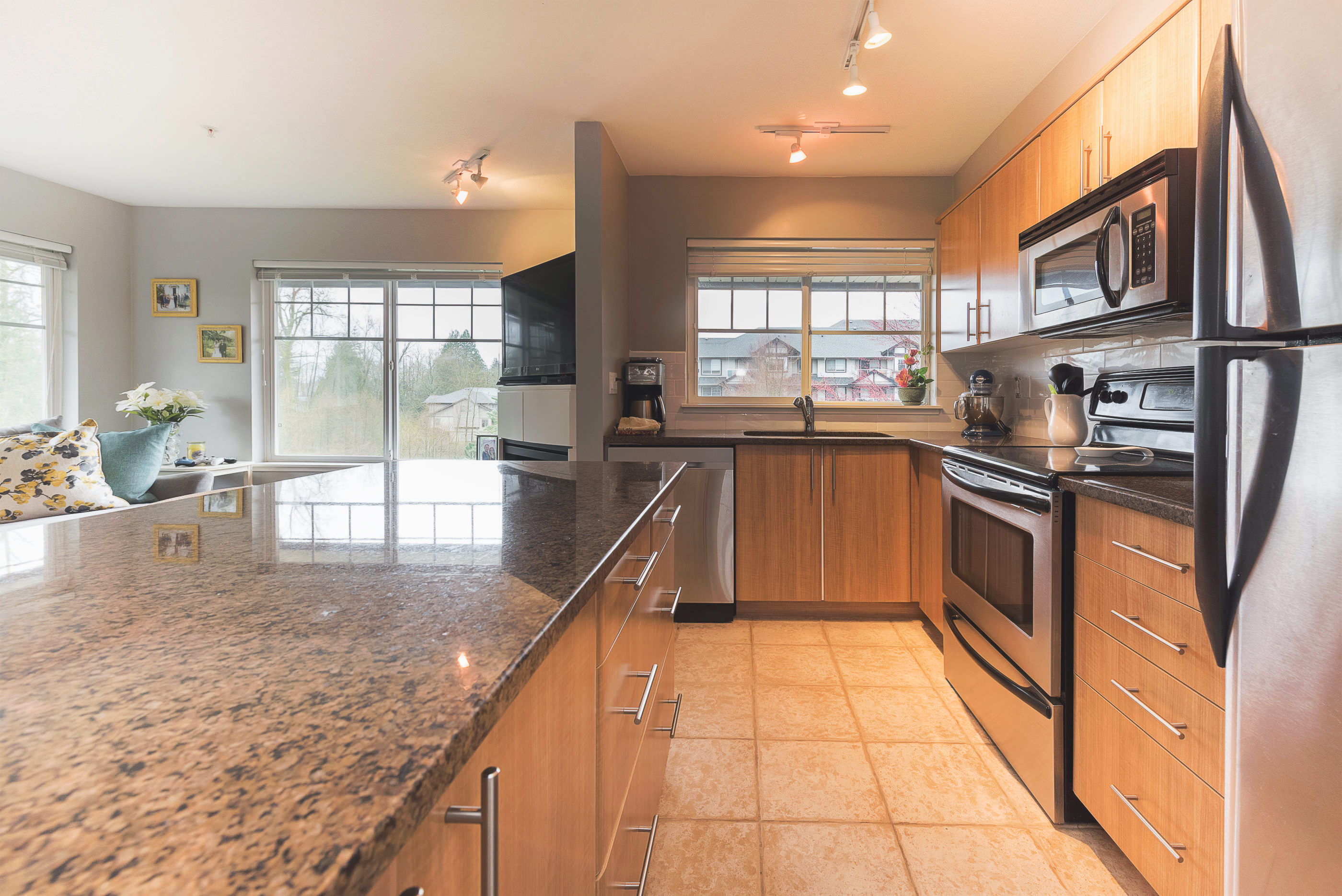#310 - 19340 65 Ave. Cloverdale 6