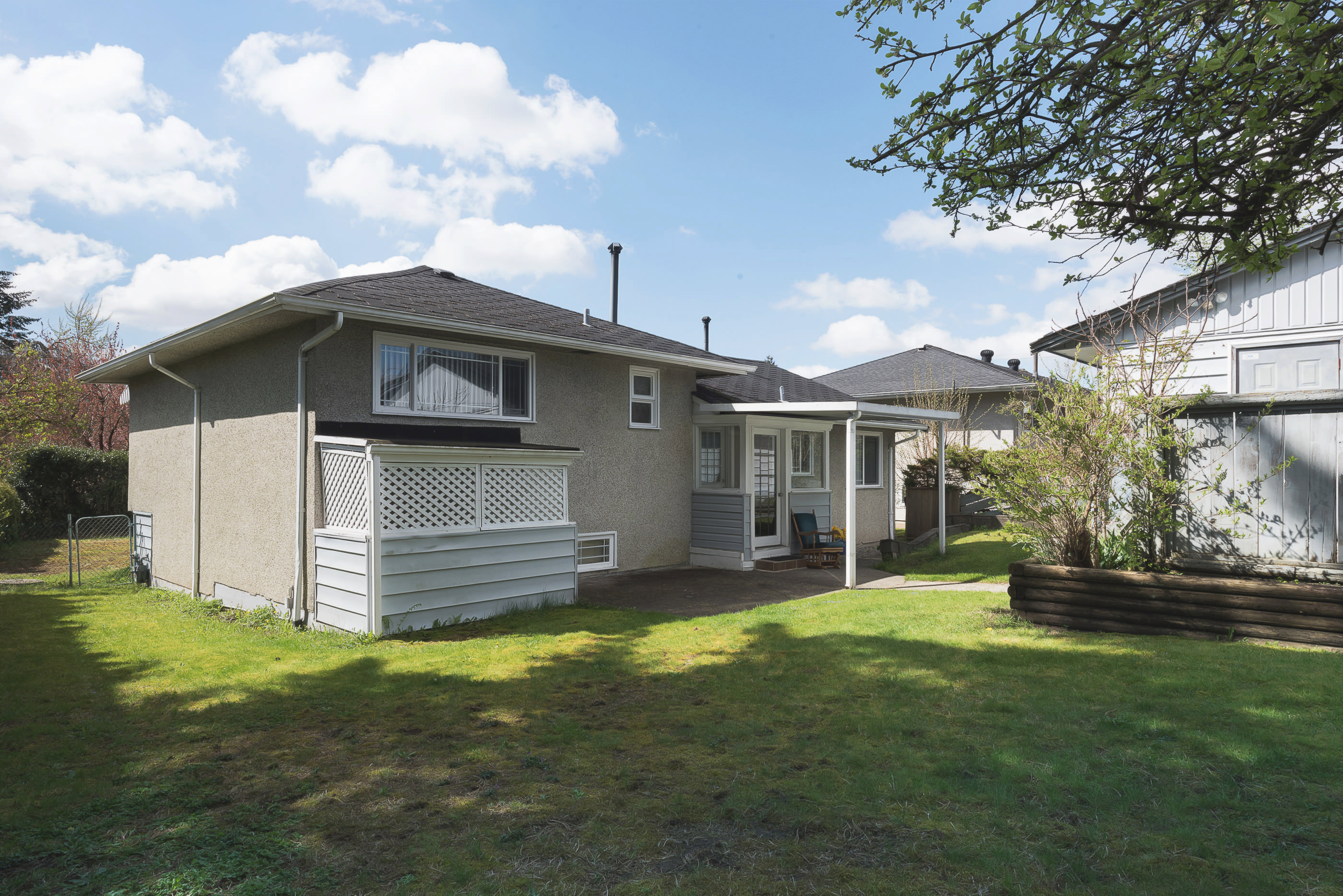 7037 Broadway, Burnaby, BC 16