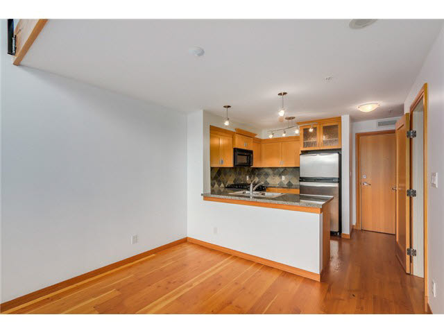 213 7 Rialto Court, New Westminster, BC 4