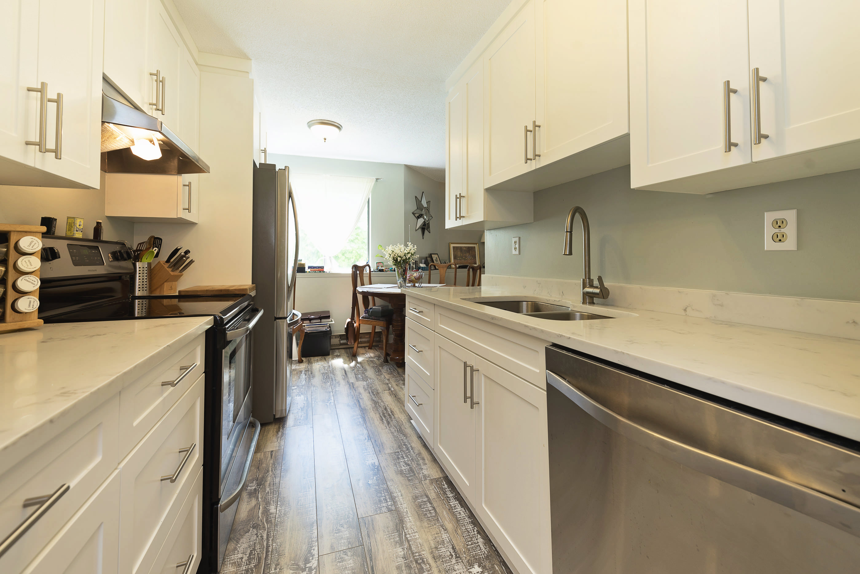 112-9952 149 Street, Surrey BC 3
