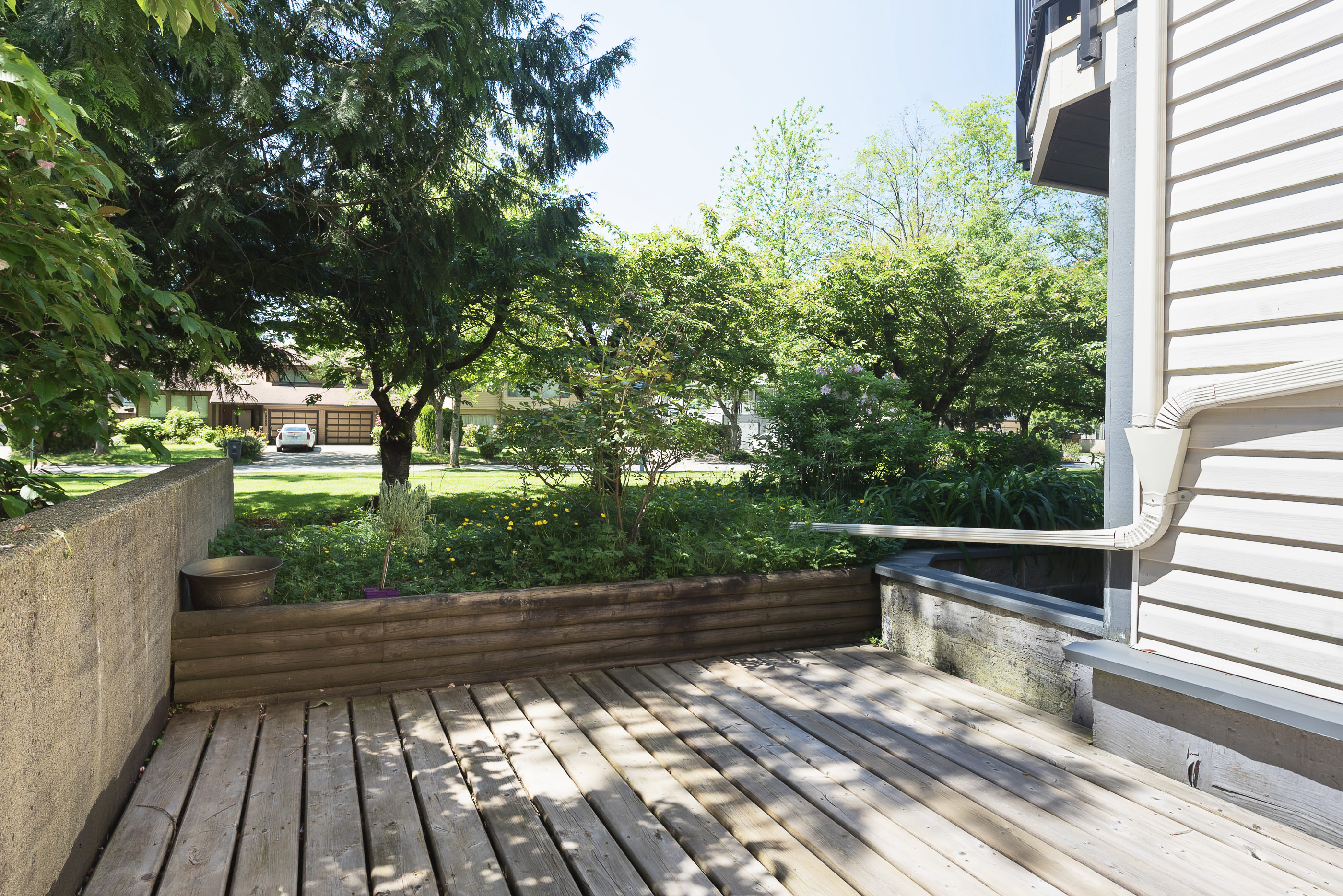 112-9952 149 Street, Surrey BC 17