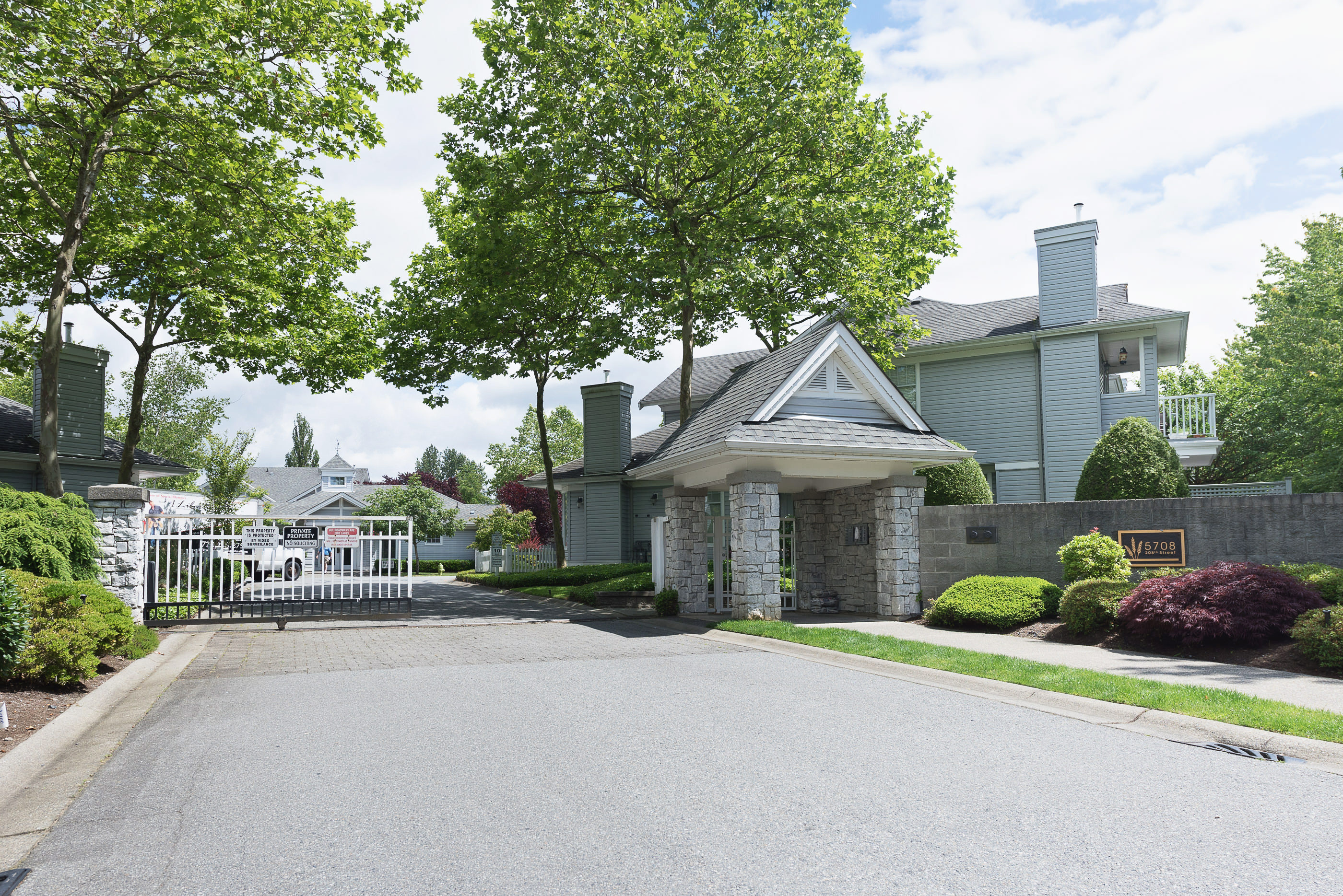 5-5708 208th St Langley BC 3