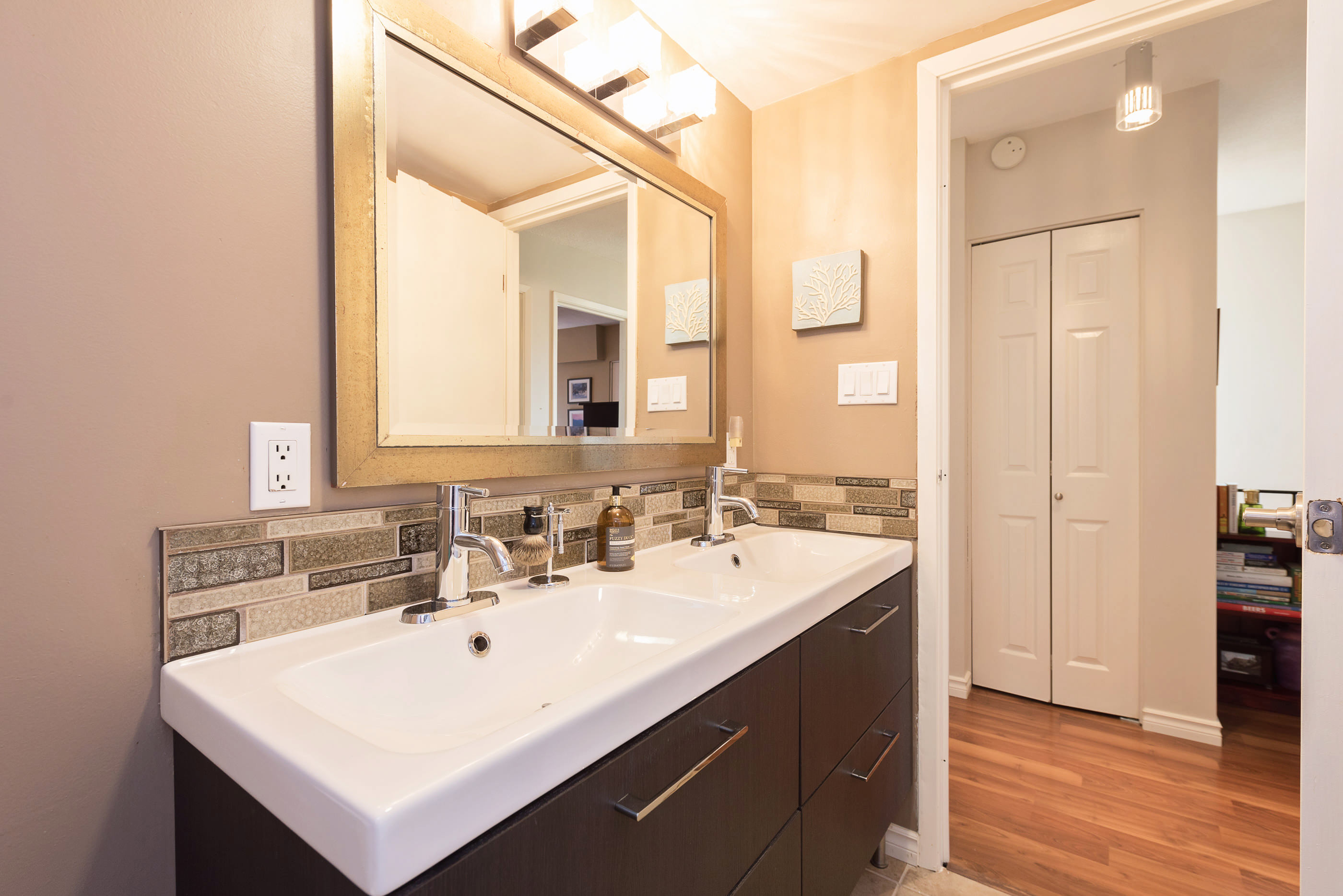 7431 13th Ave Burnaby BC  V3N 2E2 21