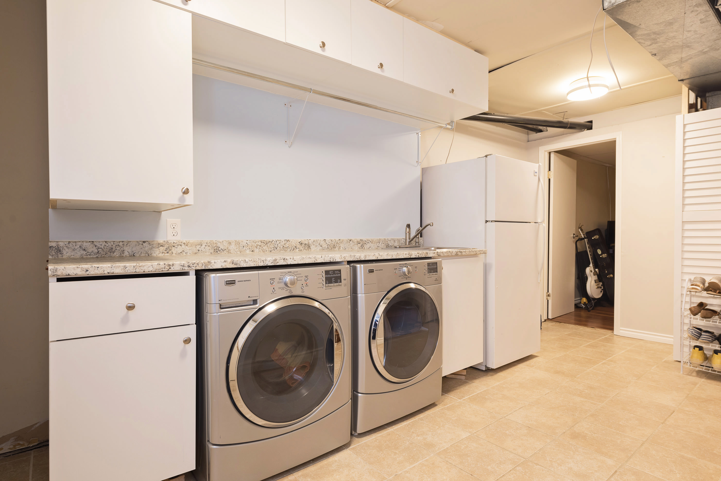 7431 13th Ave Burnaby BC  V3N 2E2 27
