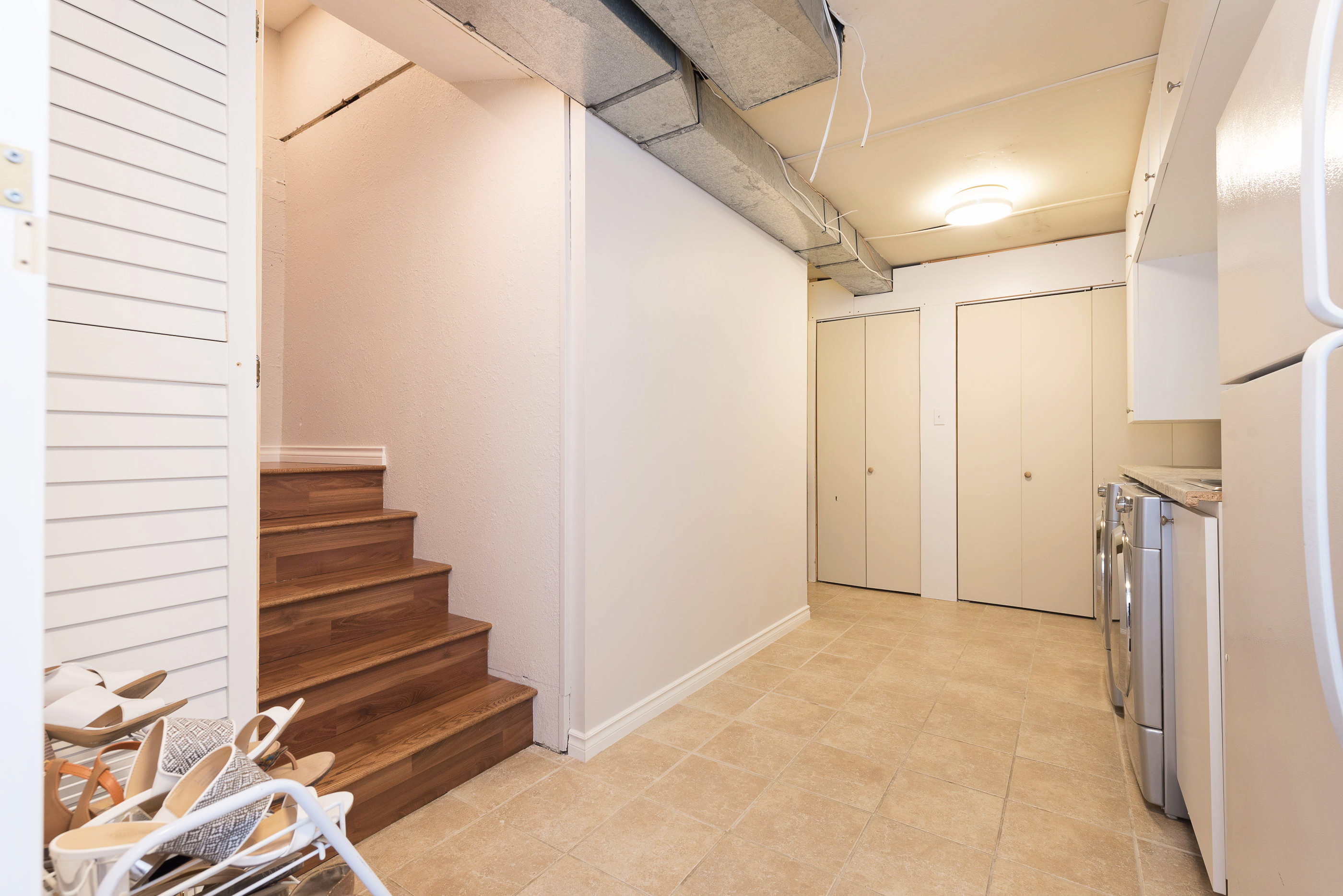 7431 13th Ave Burnaby BC  V3N 2E2 28