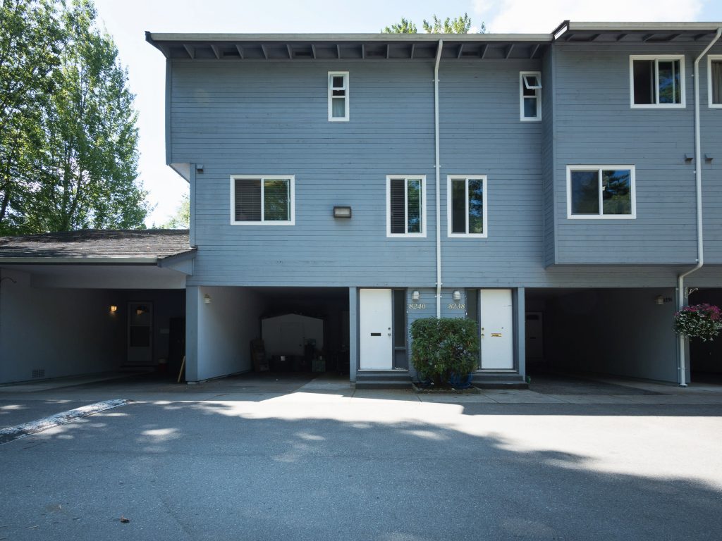 8240 AMBERWOOD PLACE  BURNABY V5A 3V2