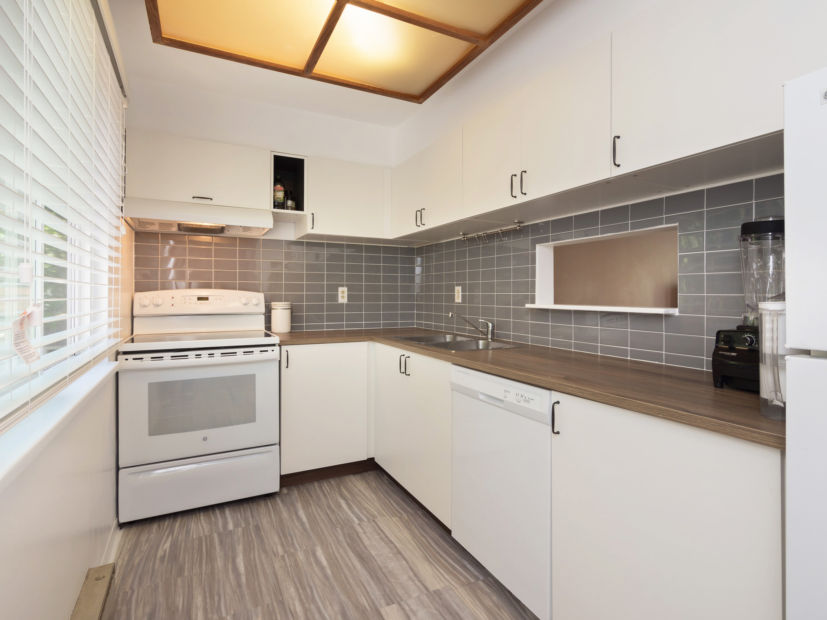 8240 Amberwood Place Burnaby 9