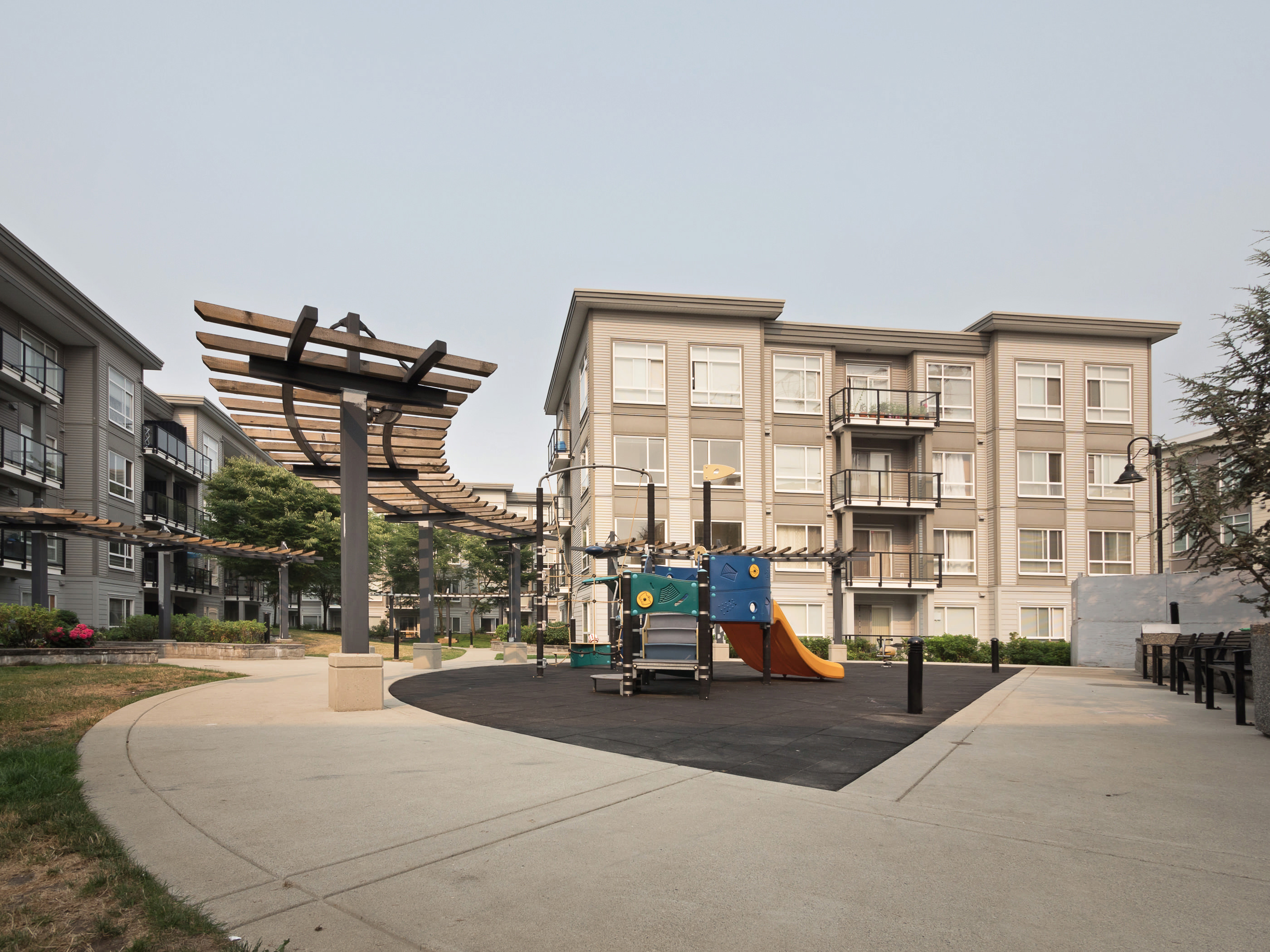 332-13733 107A Ave Surrey 21