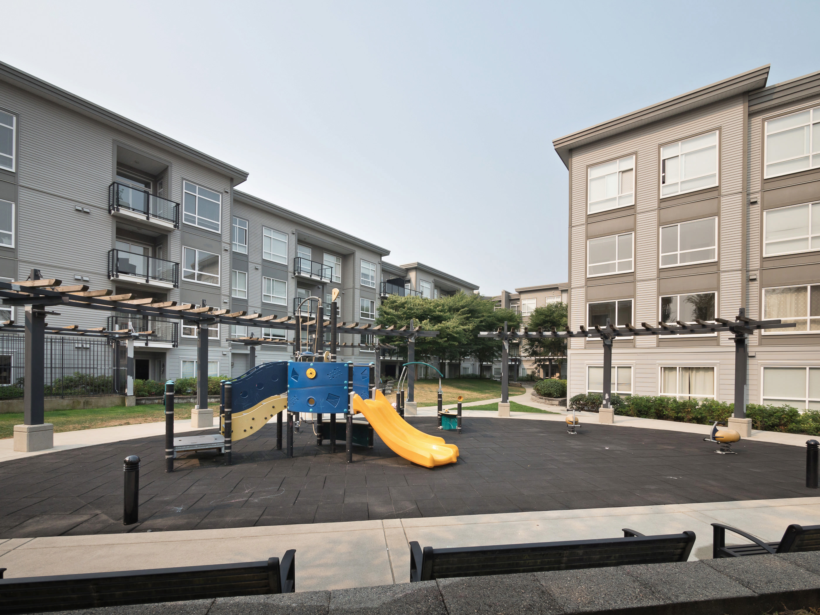 332-13733 107A Ave Surrey 16