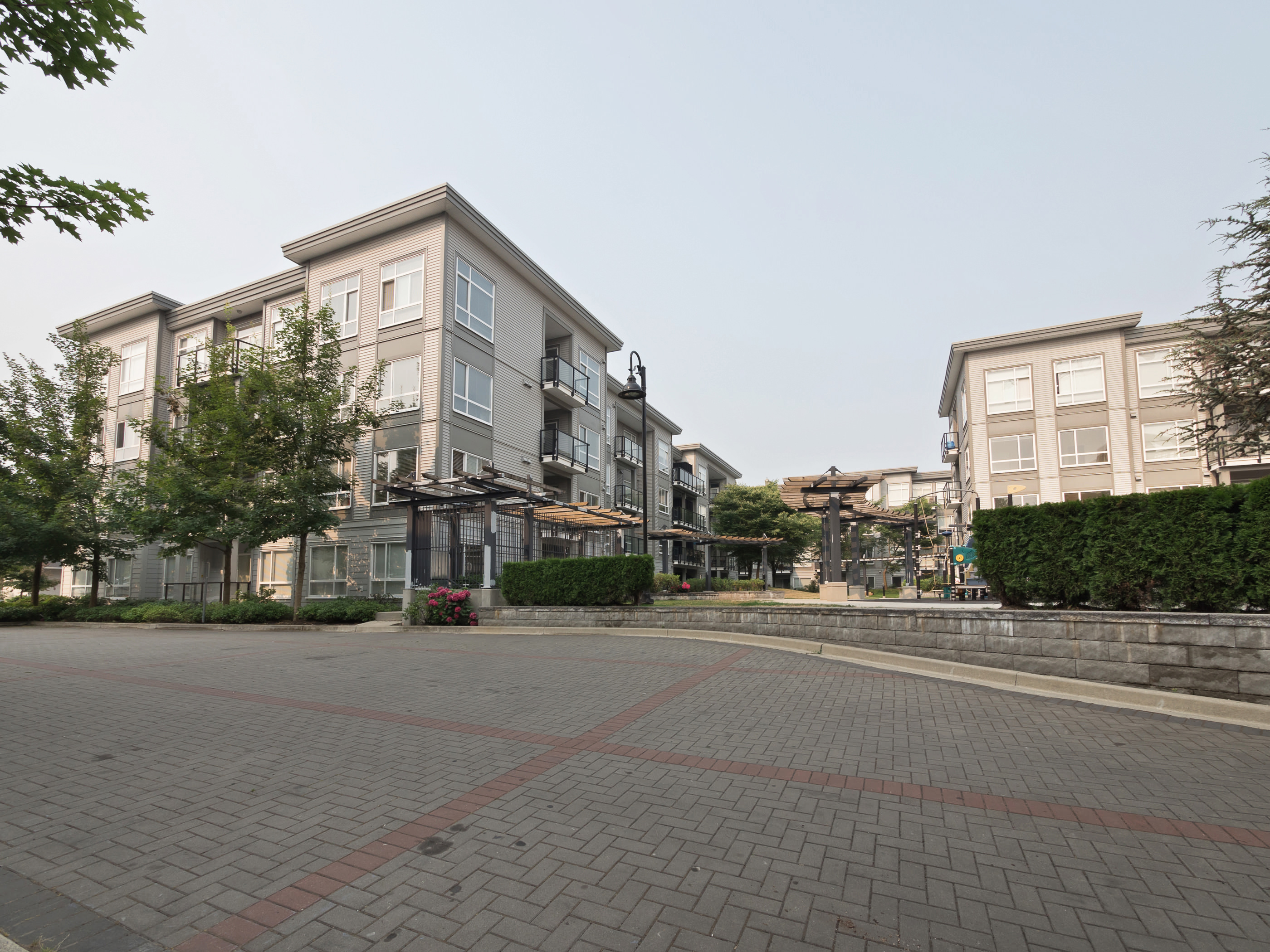 332-13733 107A Ave Surrey 24