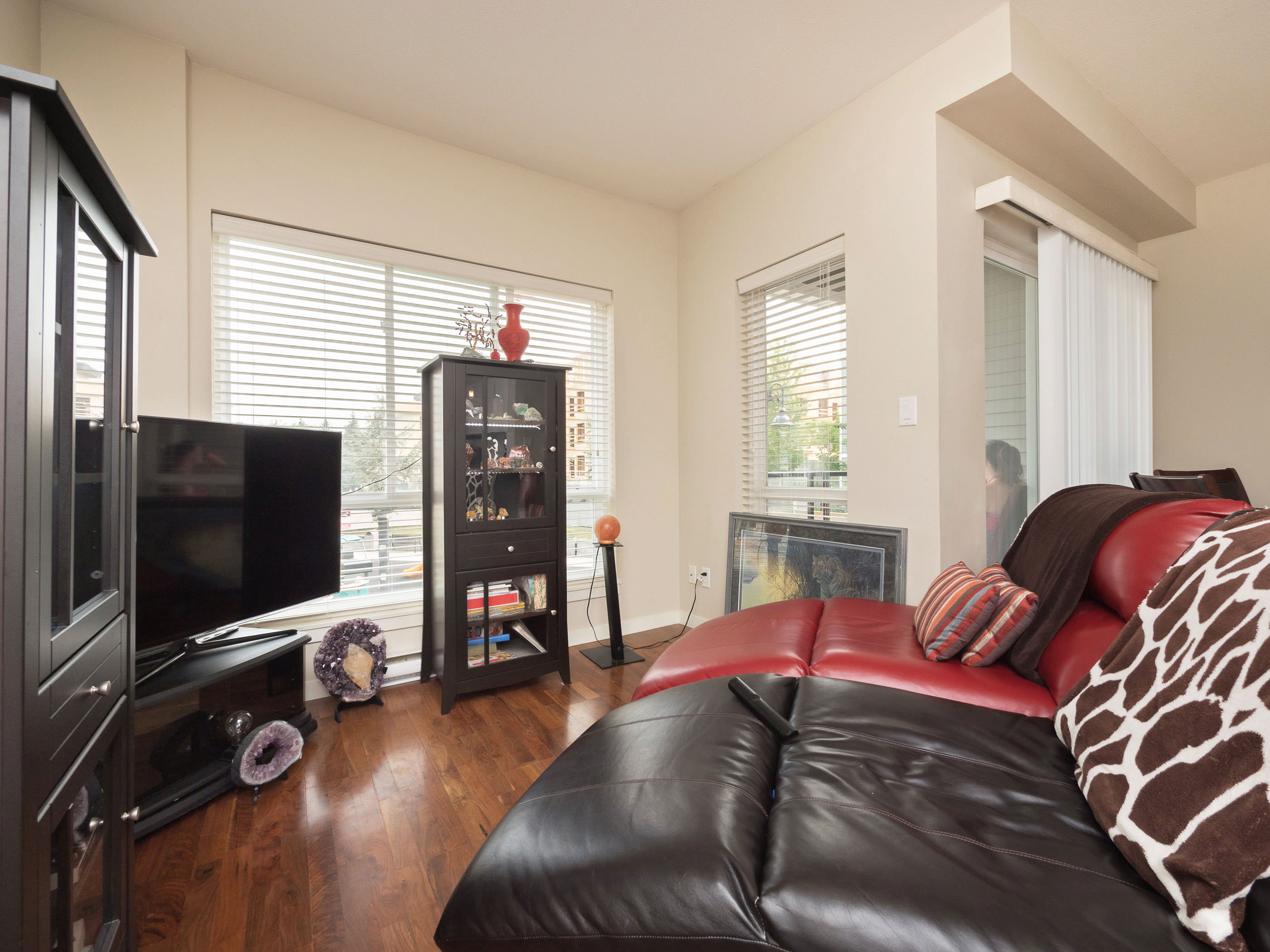 332-13733 107A Ave Surrey 5