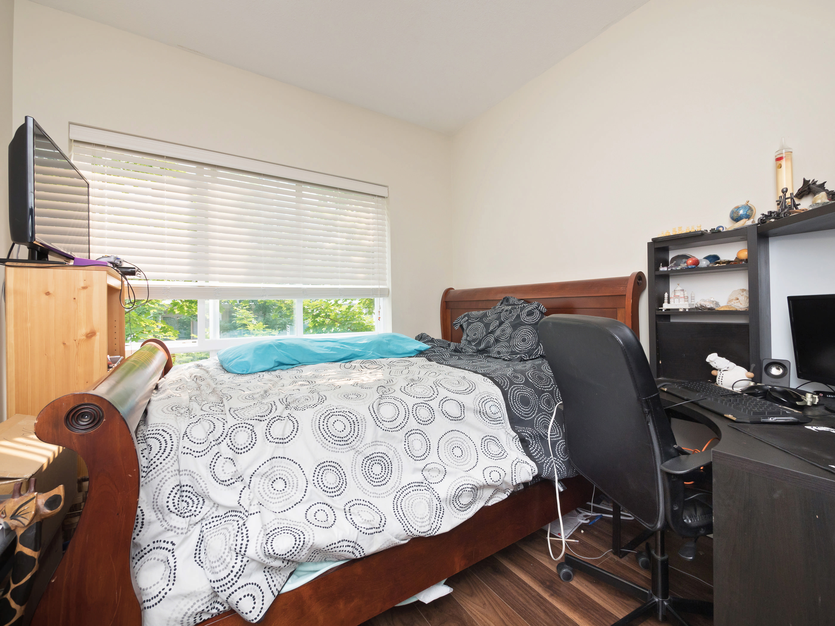 332-13733 107A Ave Surrey 14