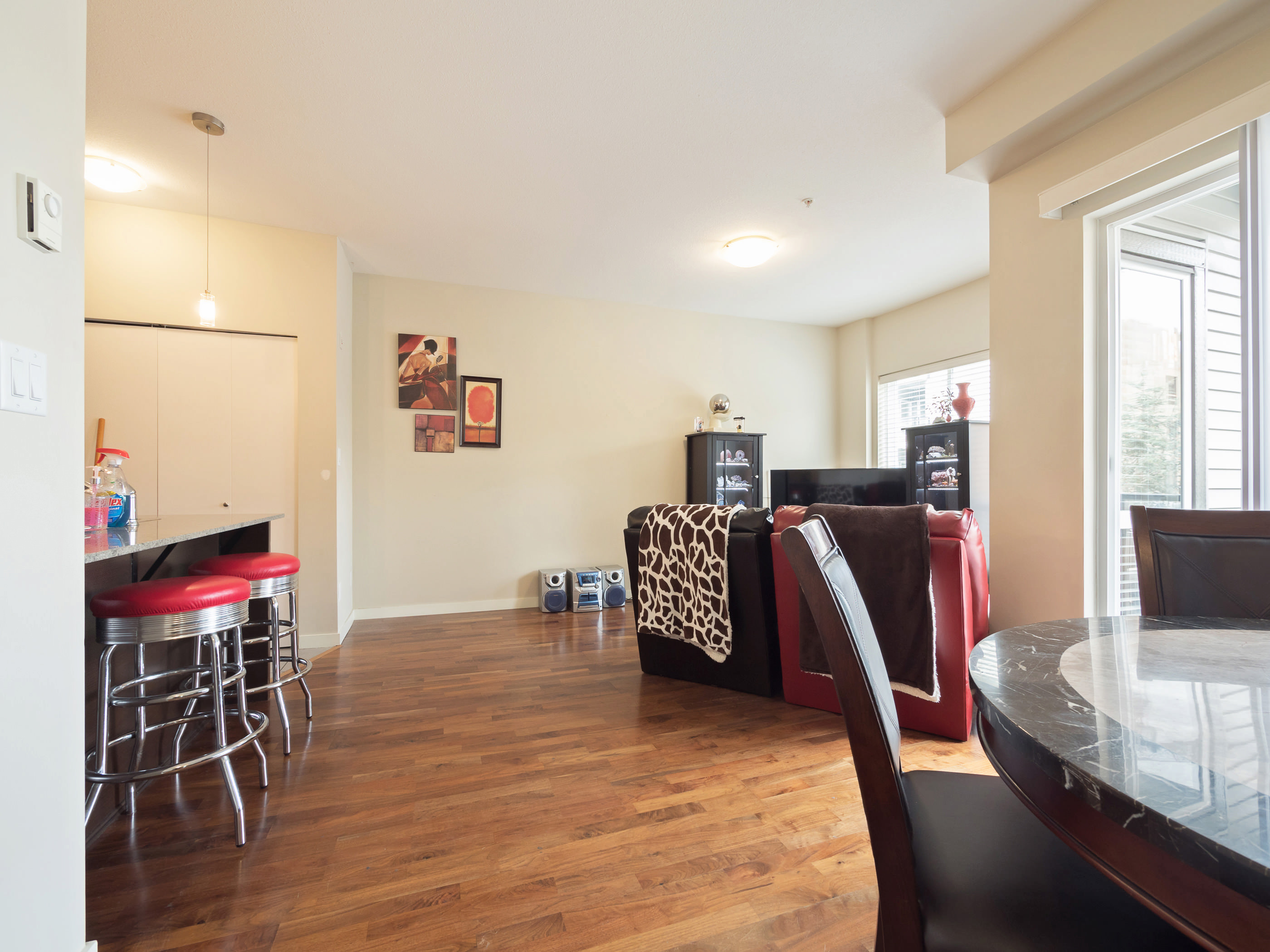 332-13733 107A Ave Surrey 10
