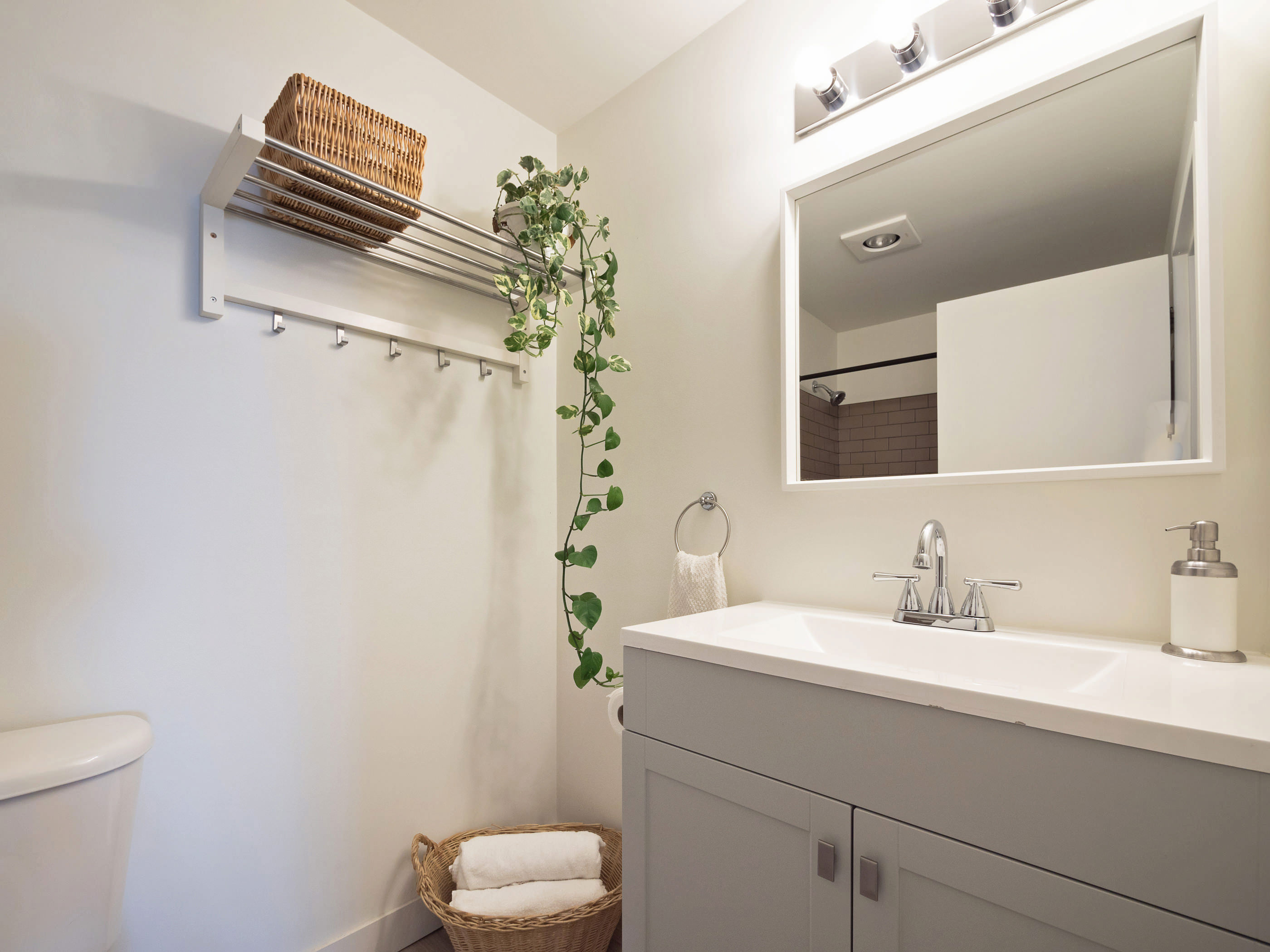 209-410 Agnes St New Westminster 20