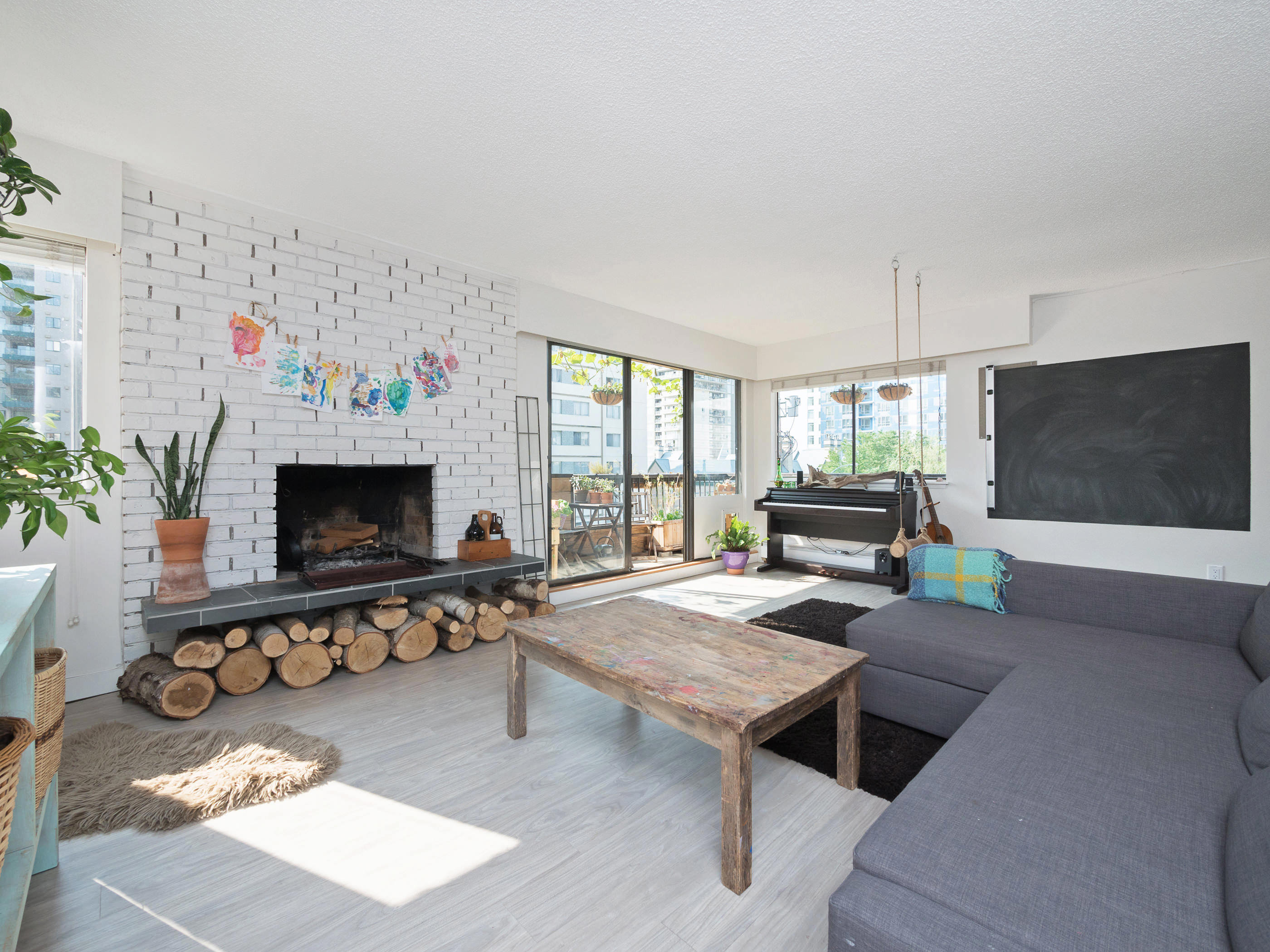 209-410 Agnes St New Westminster 3