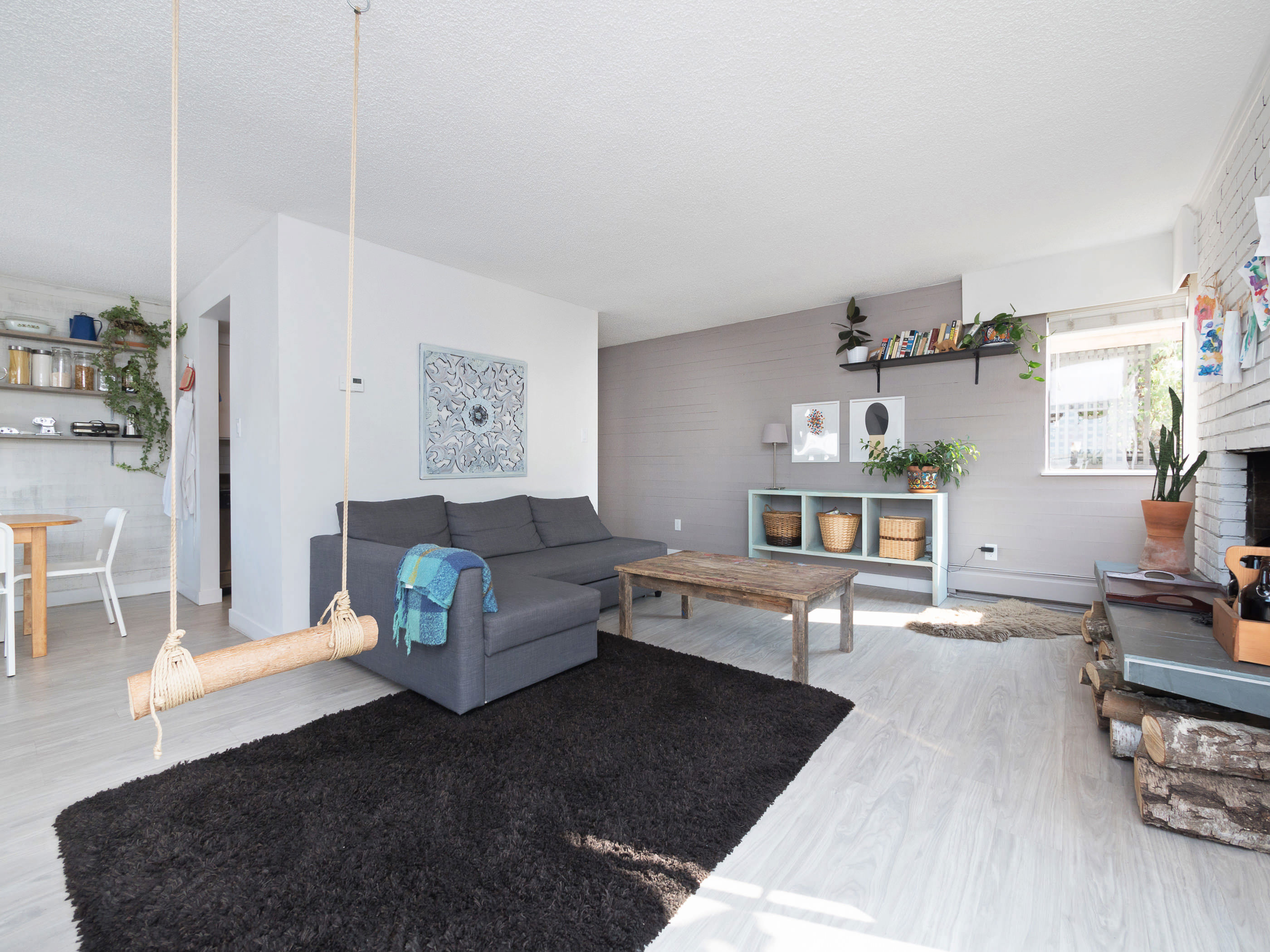 209-410 Agnes St New Westminster