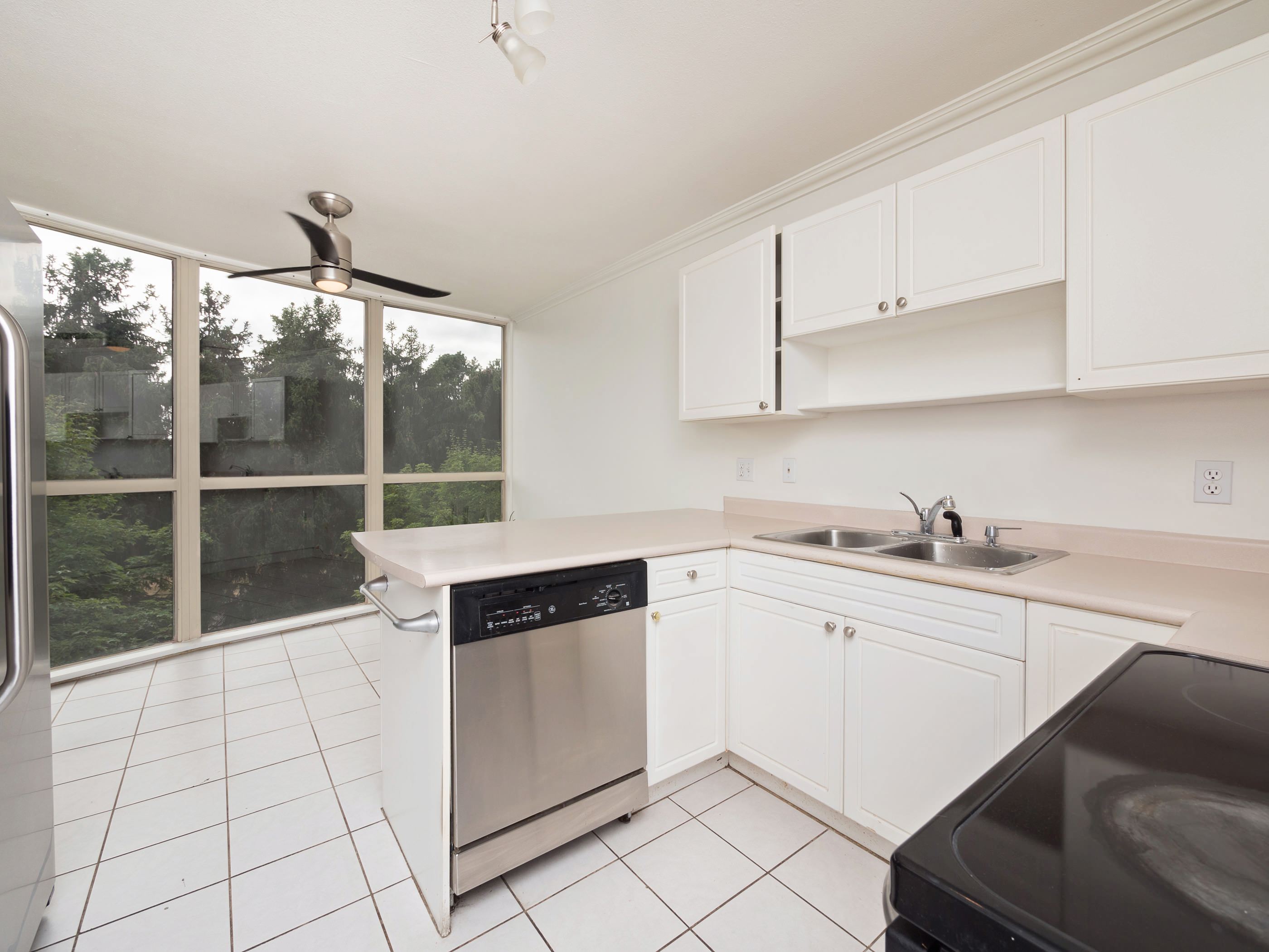 503-38 Leopold Place New Westminster 11