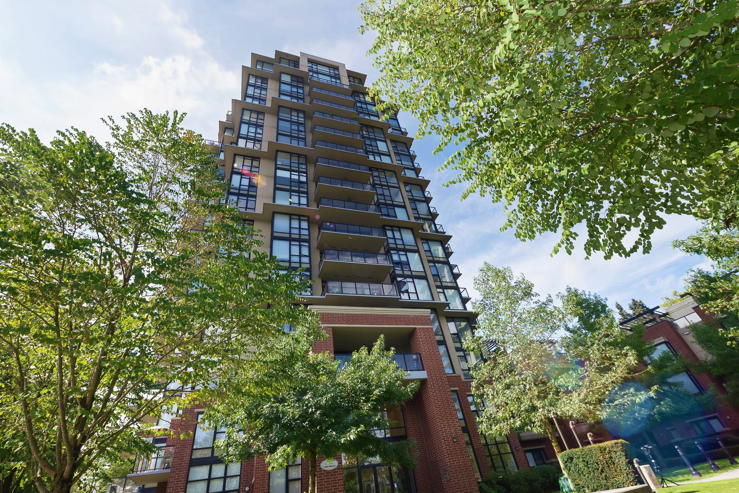 1603-11 E Royal Ave New Westminster  V3L 0A8