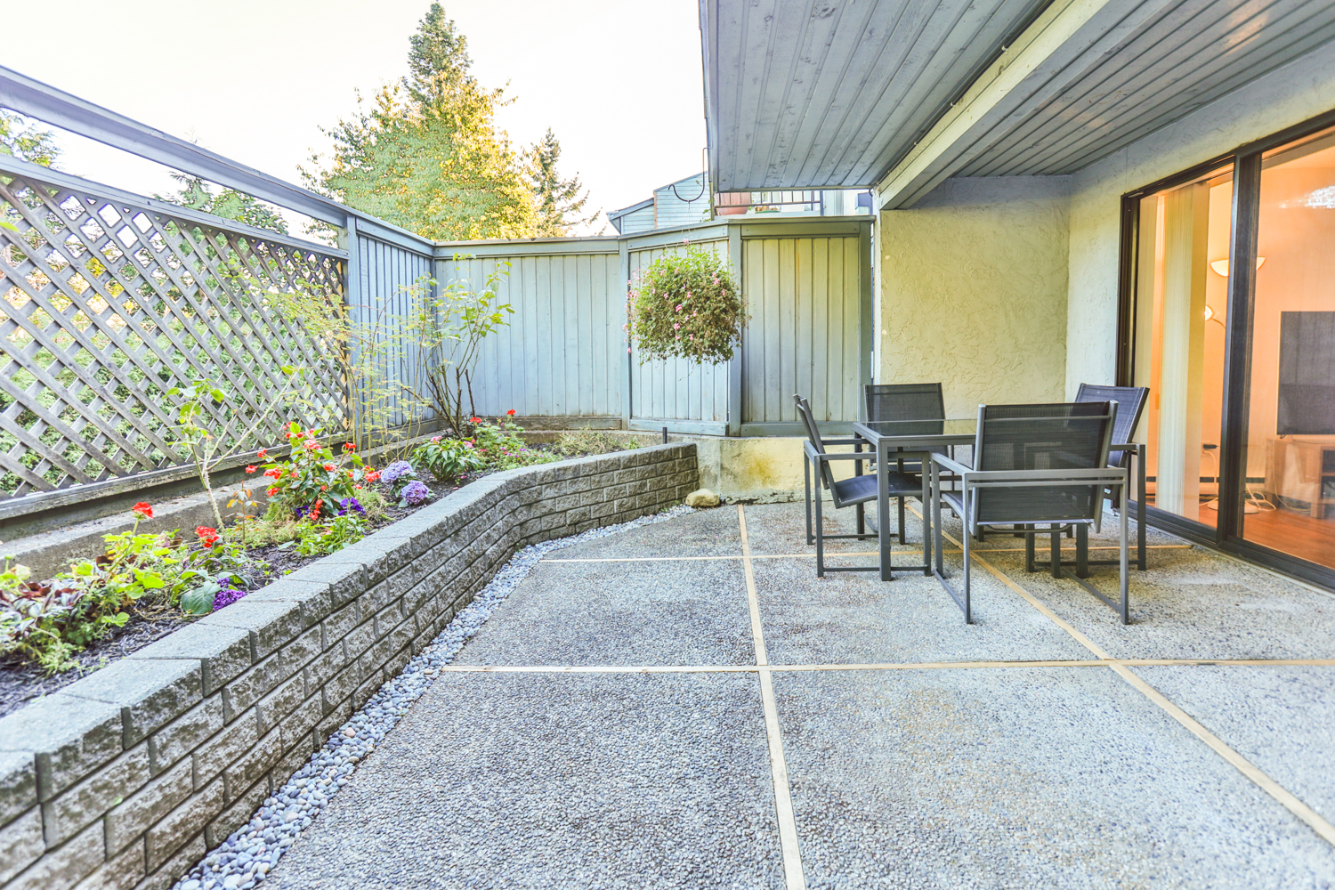 2-7569 Humphries Crt 18