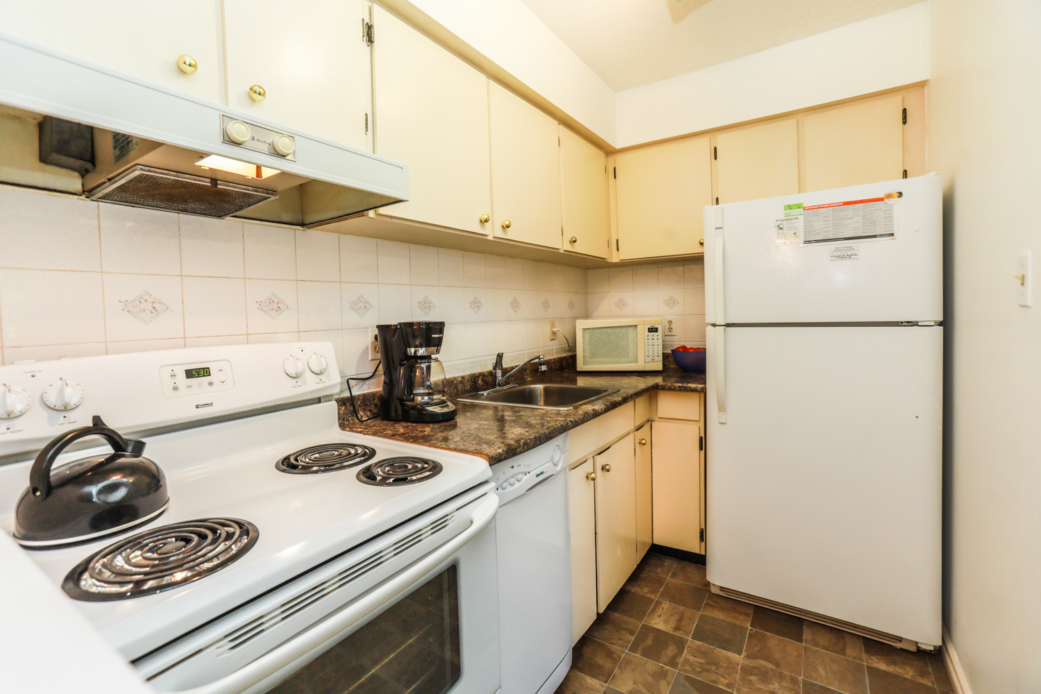 2-7569 Humphries Crt 12