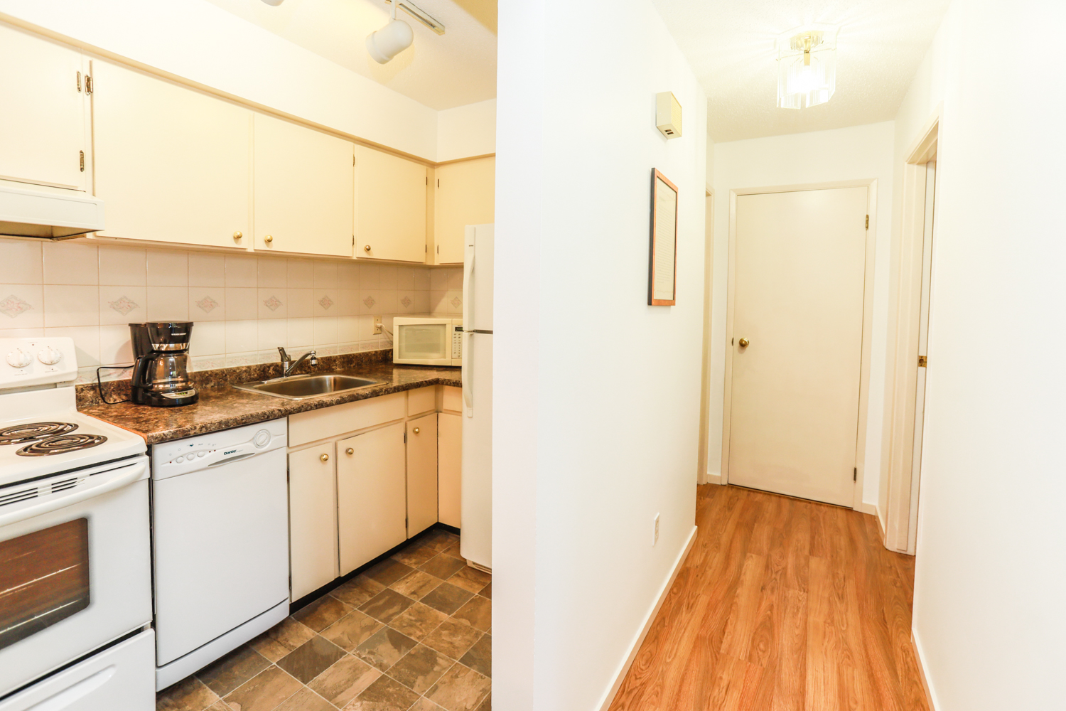 2-7569 Humphries Crt 11