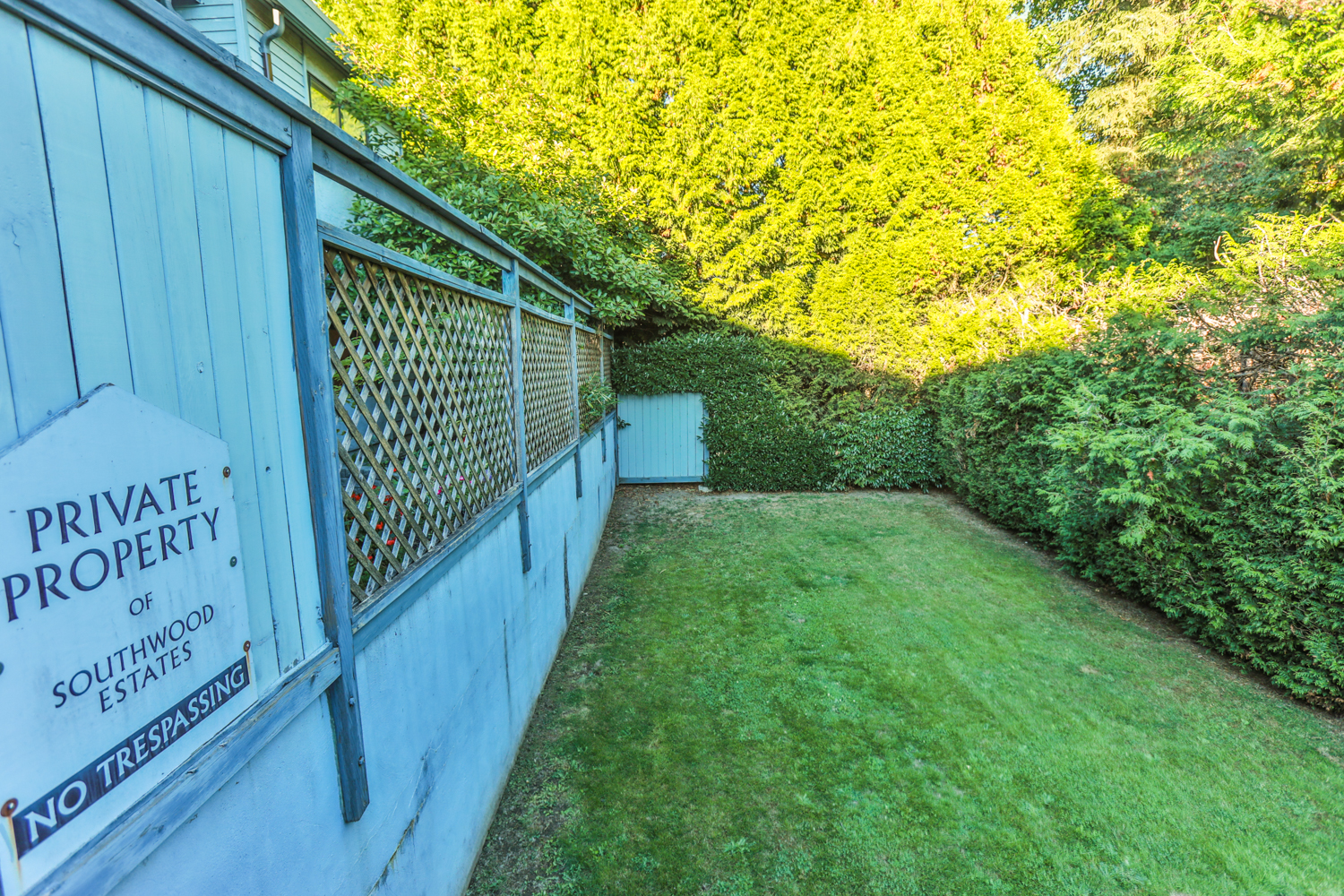 2-7569 Humphries Crt 26