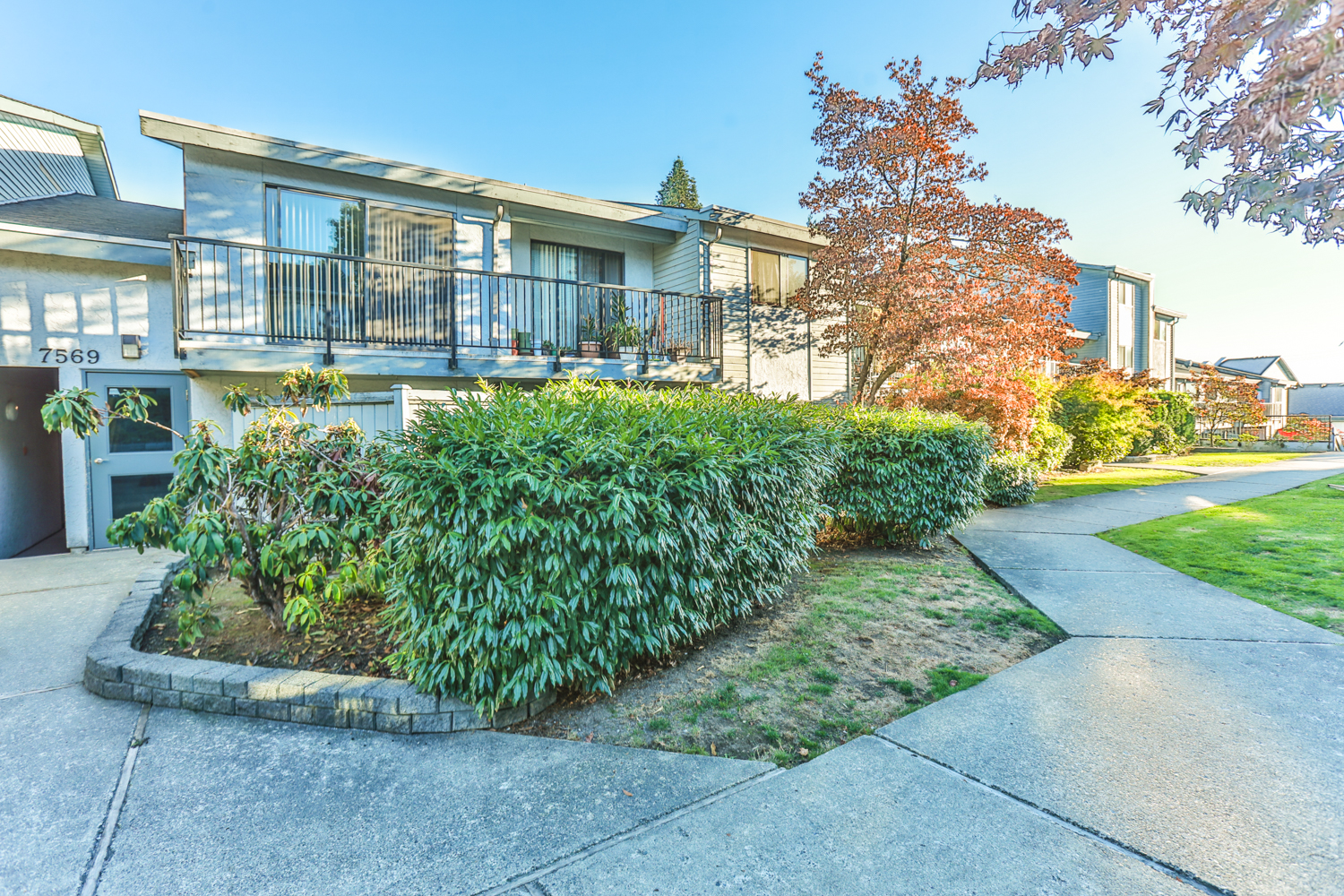 2-7569 Humphries Crt 23