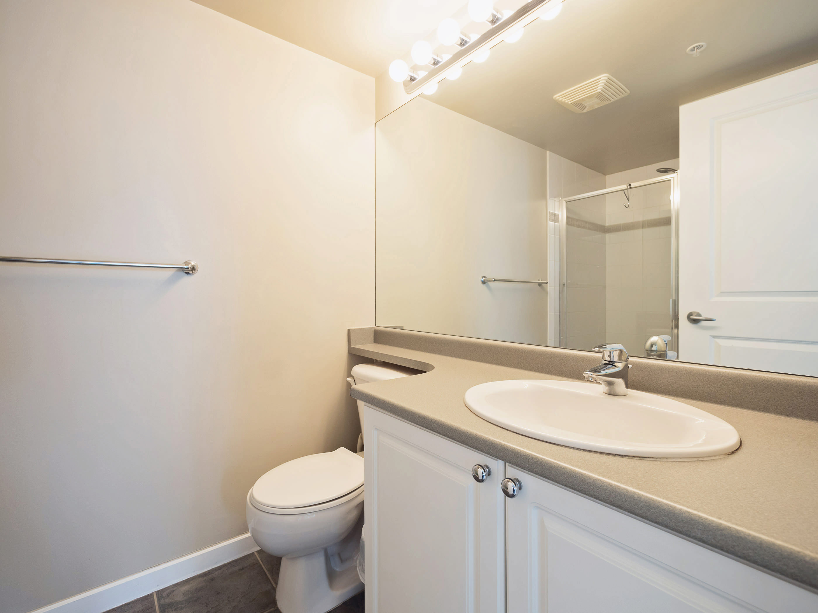 1503-850 Royal Ave 3