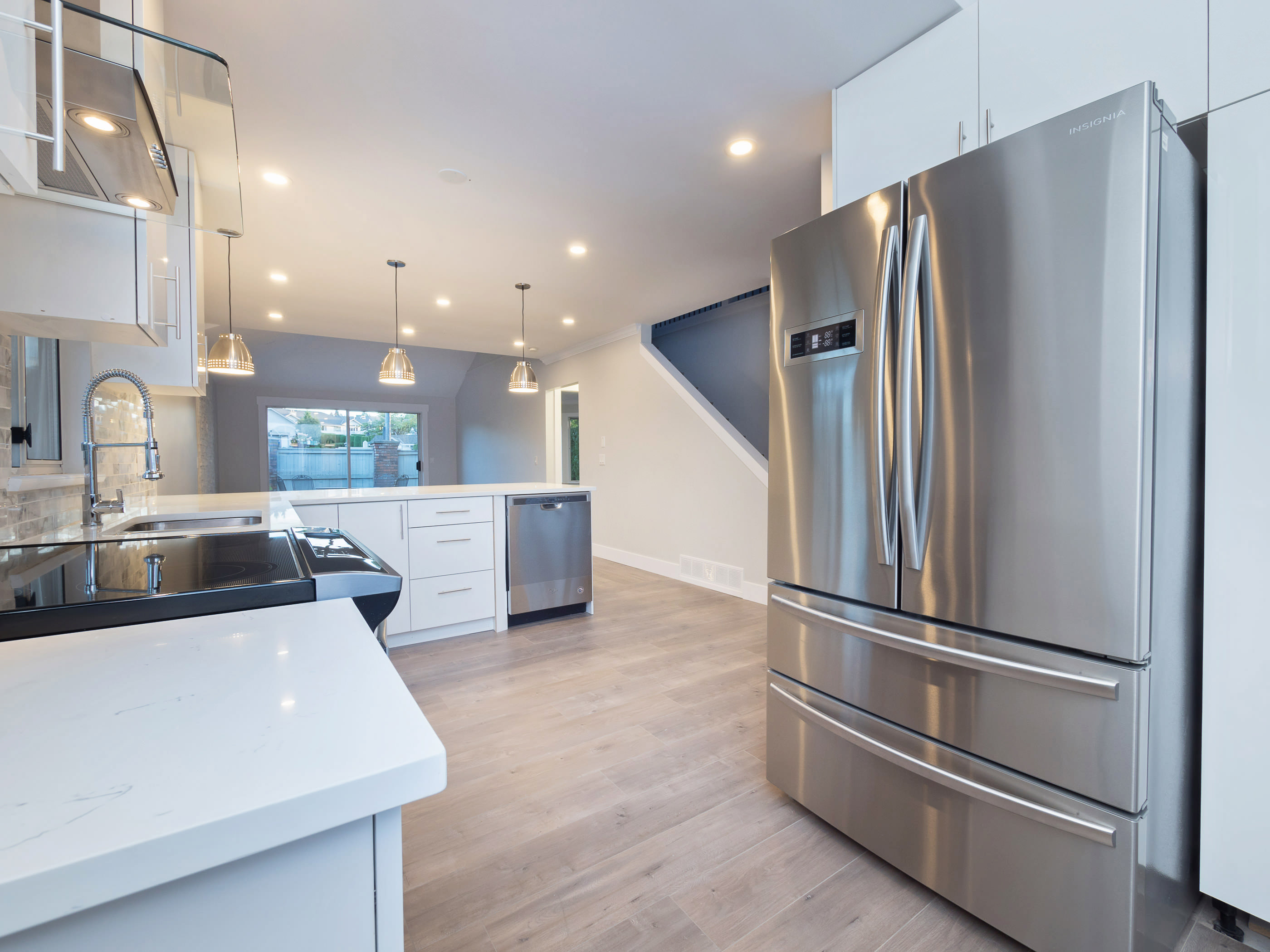 4-9045 Walnut Grove Drive V1M 2E1 5