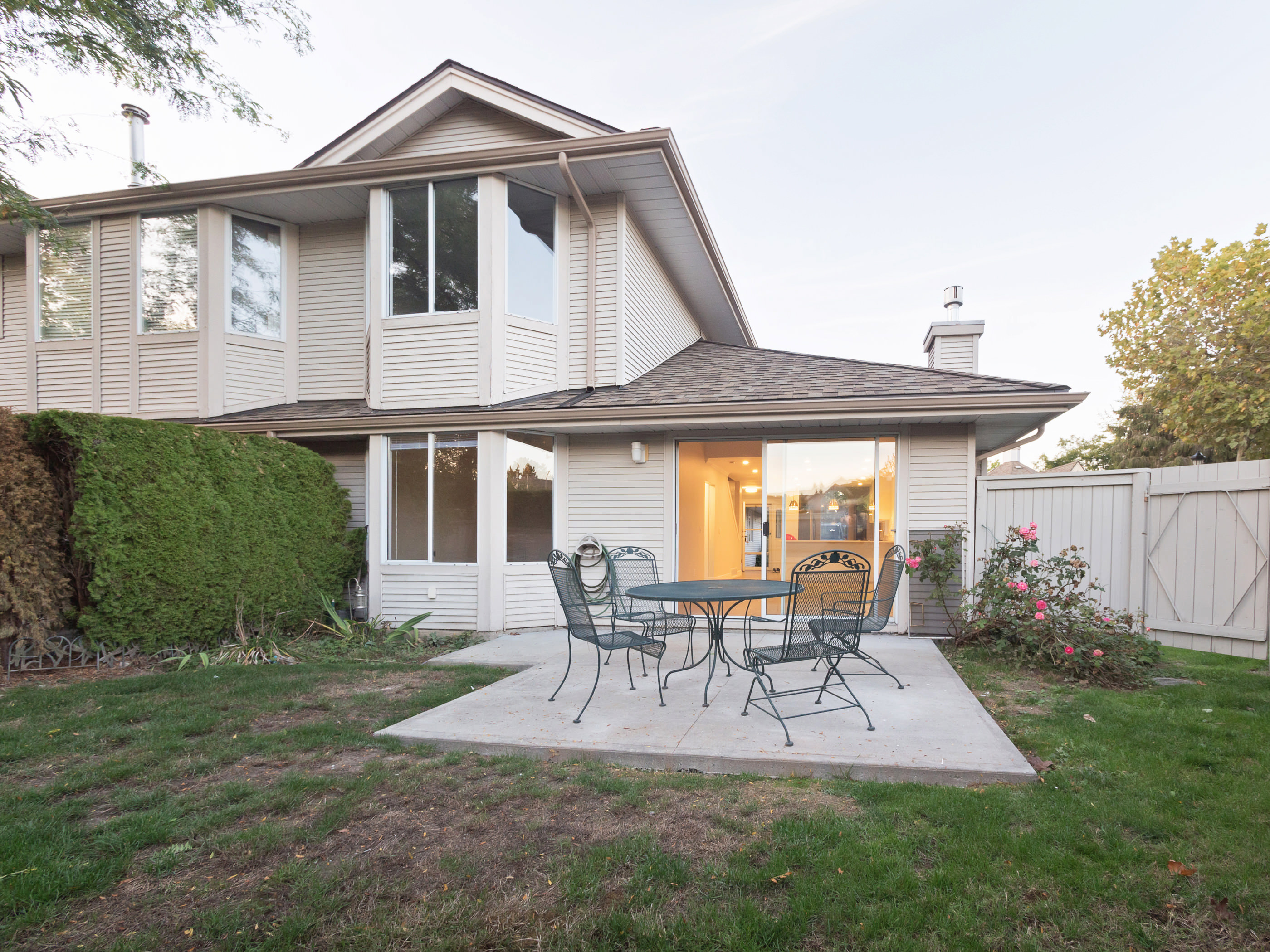 4-9045 Walnut Grove Drive V1M 2E1 8