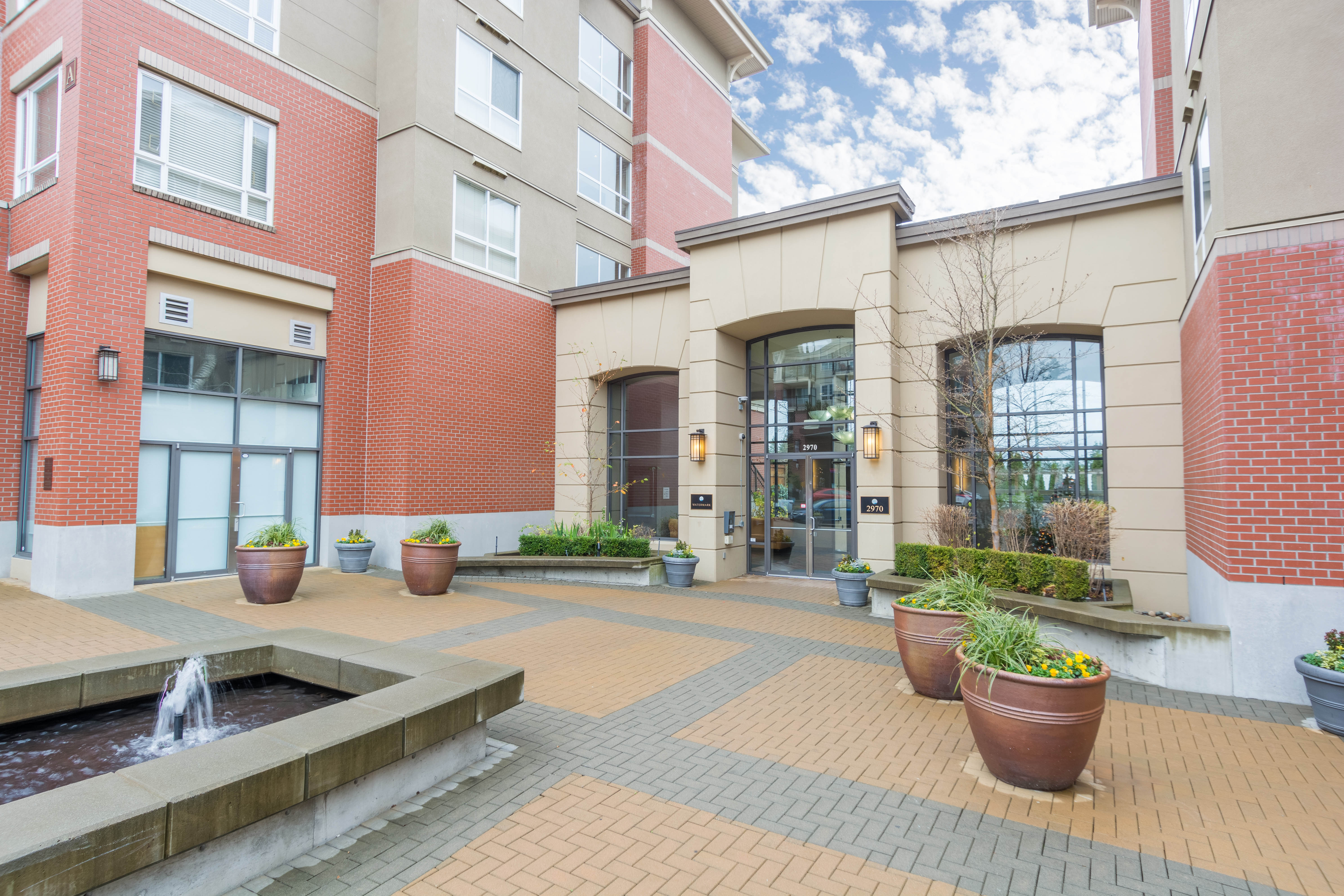 304-2970 King George Blvd, Surrey BC 2