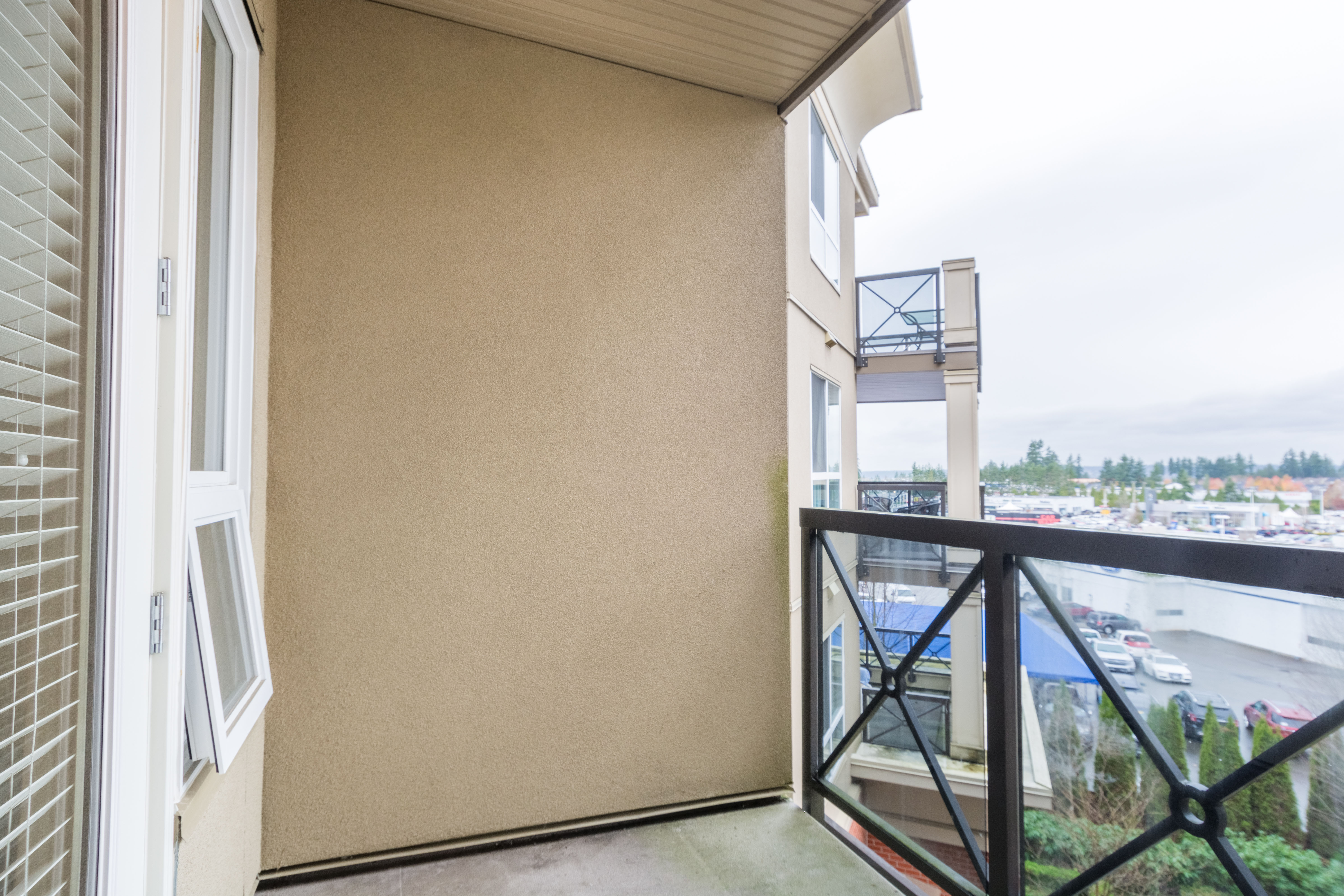 304-2970 King George Blvd, Surrey BC 5