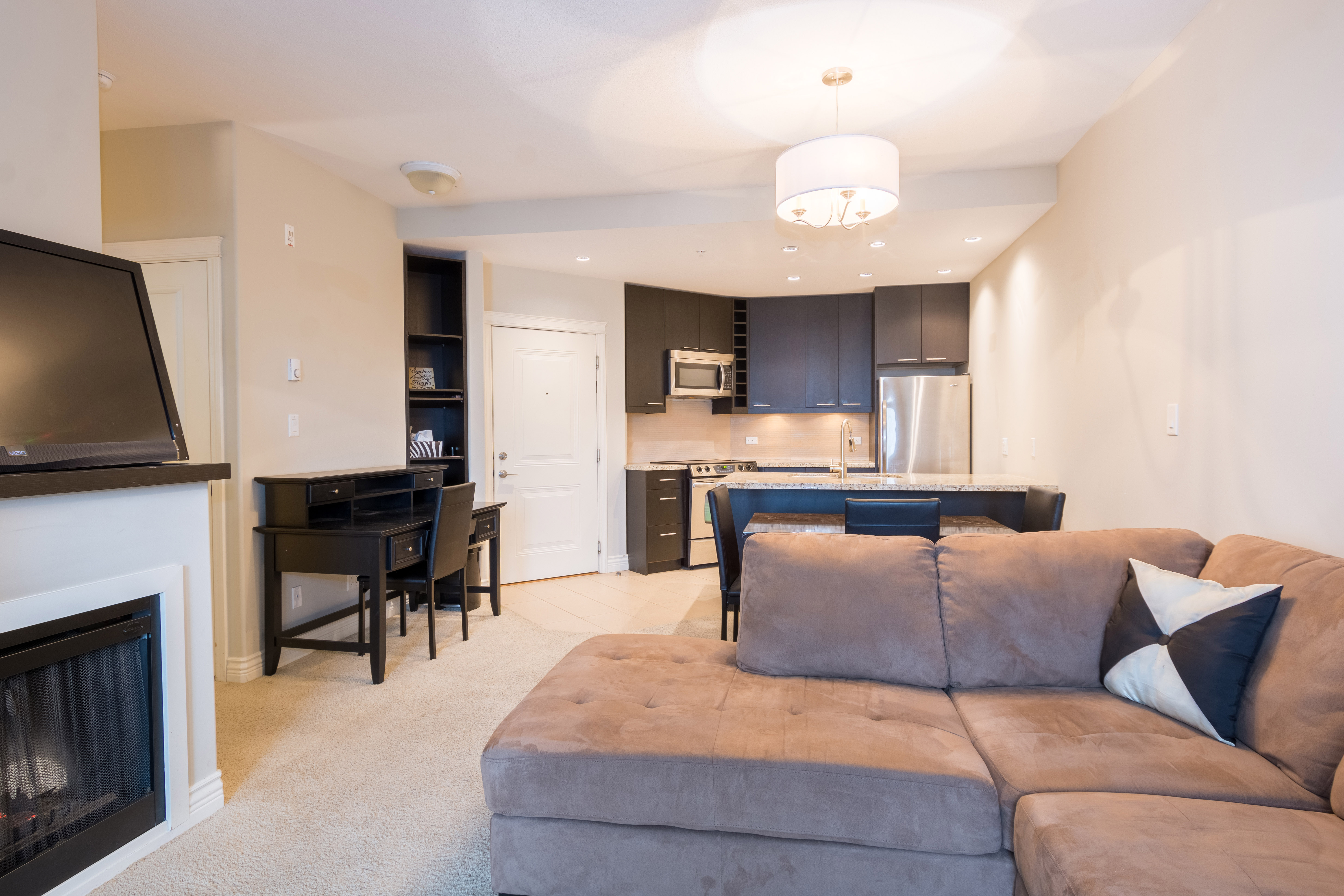 304-2970 King George Blvd, Surrey BC 6