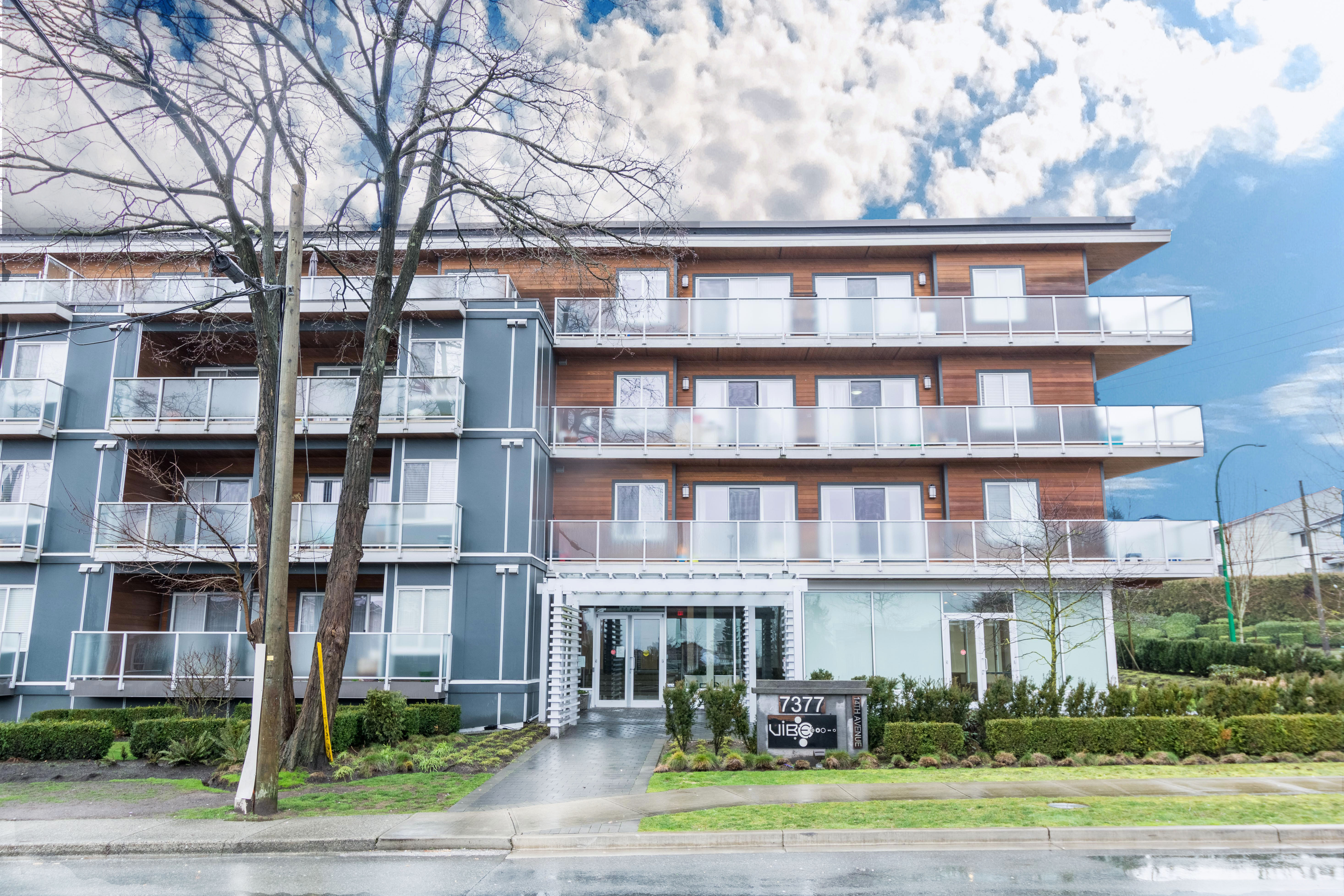 201-7377 14th Ave, Burnaby V3N 1Z7