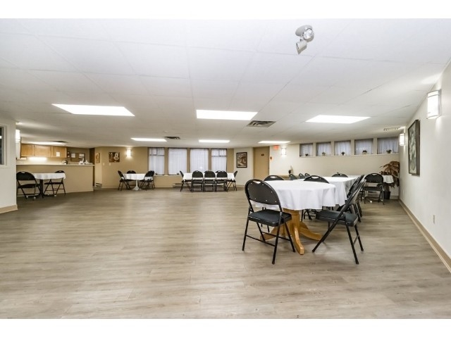 202 13894 102 Avenue, Surrey BC 2