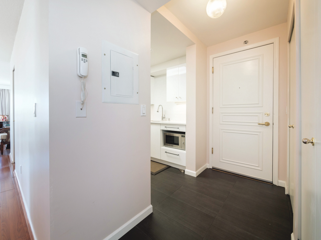 702-212 Davie Street, Vancouver BC 12