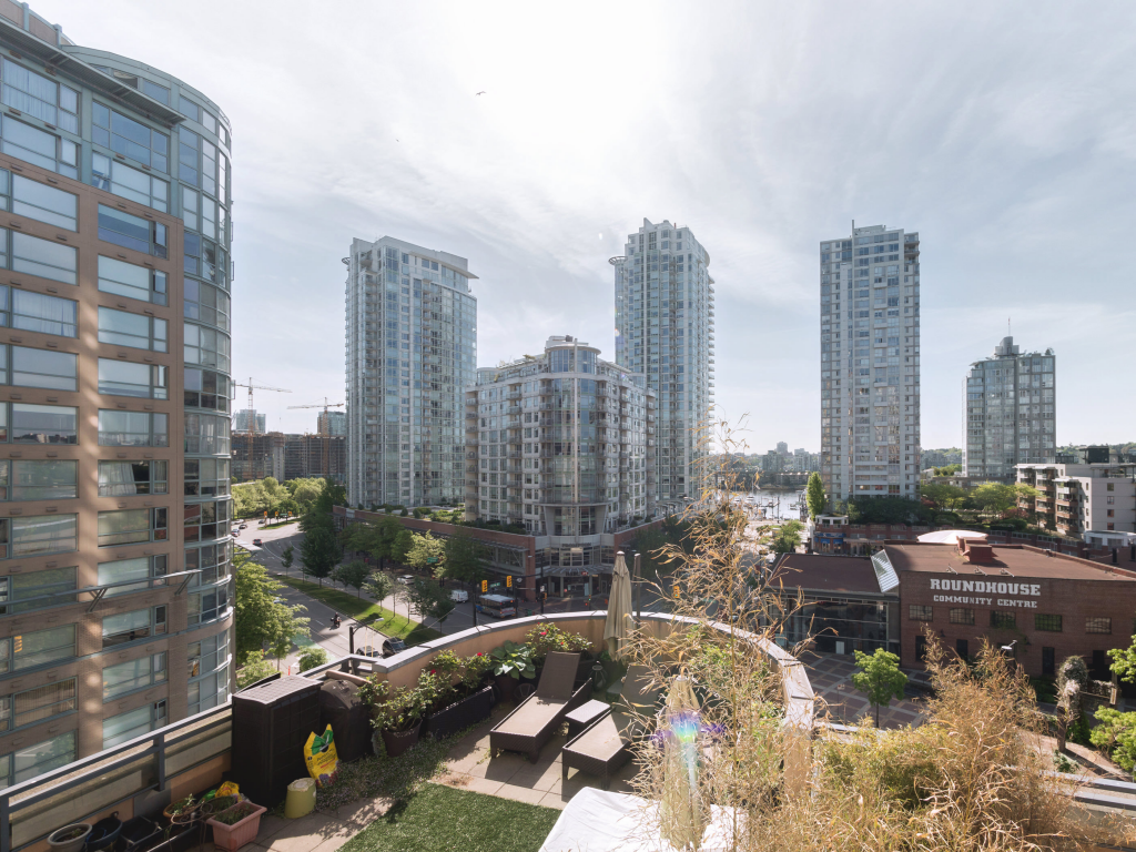 702-212 Davie Street, Vancouver BC 4